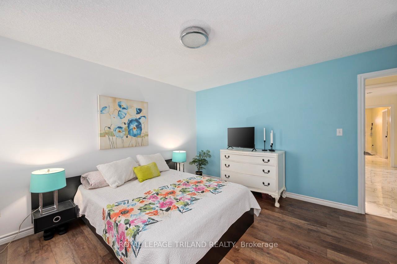 Photo 17 of 68 Meadowvale Drive, St. Thomas — HOMEH