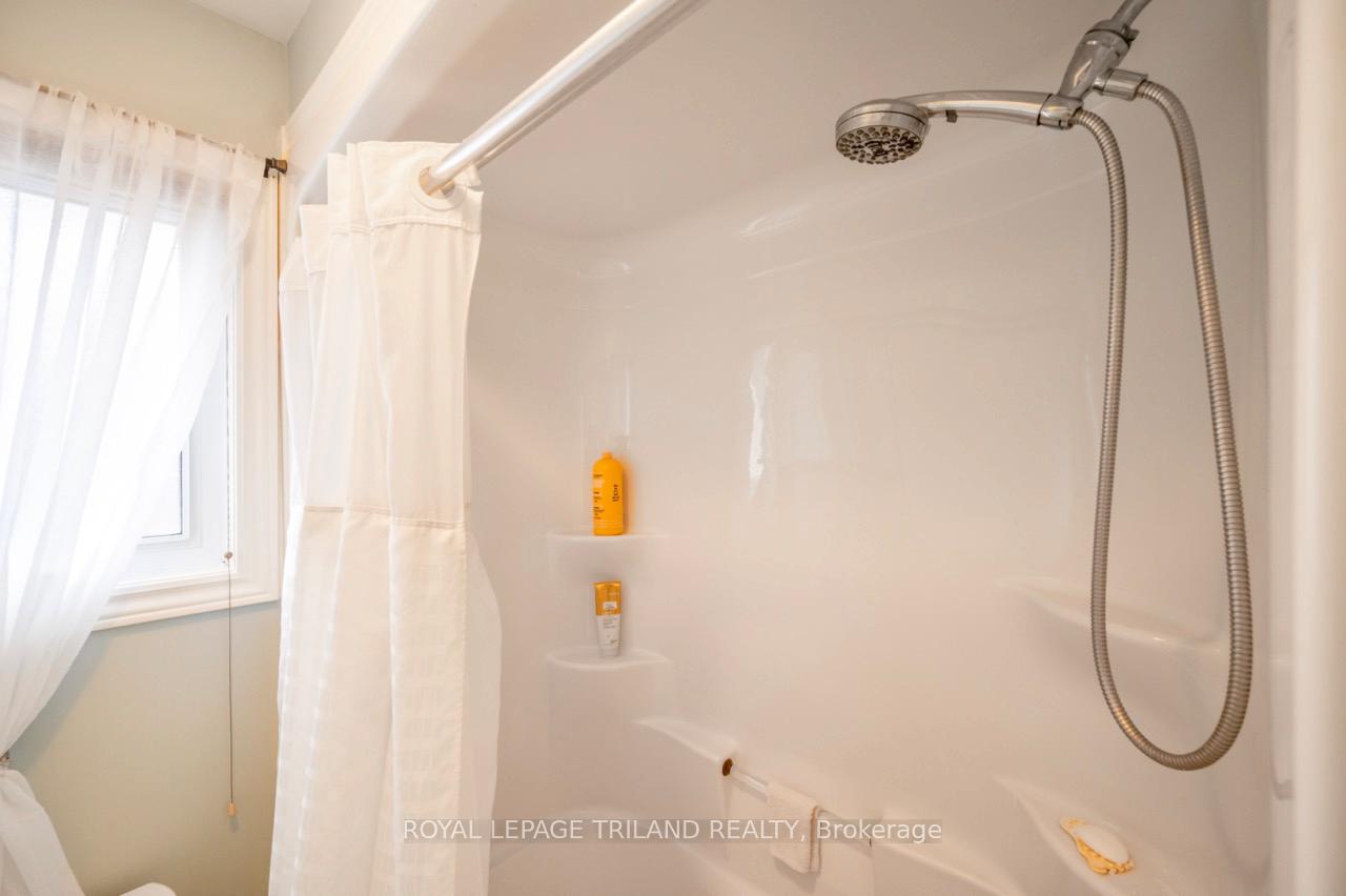 Photo 19 of 68 Meadowvale Drive, St. Thomas — HOMEH