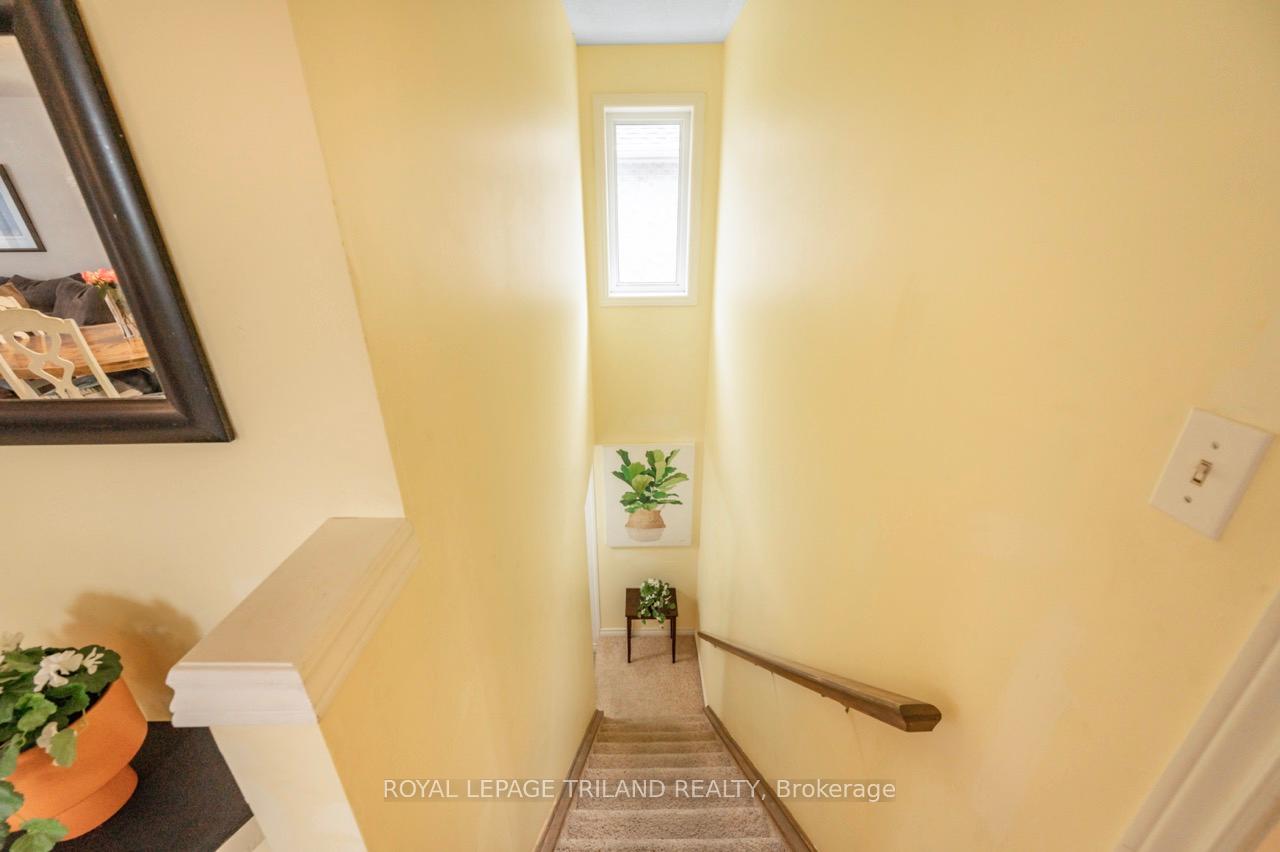 Photo 21 of 68 Meadowvale Drive, St. Thomas — HOMEH