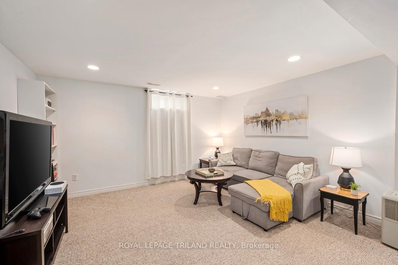 Photo 23 of 68 Meadowvale Drive, St. Thomas — HOMEH
