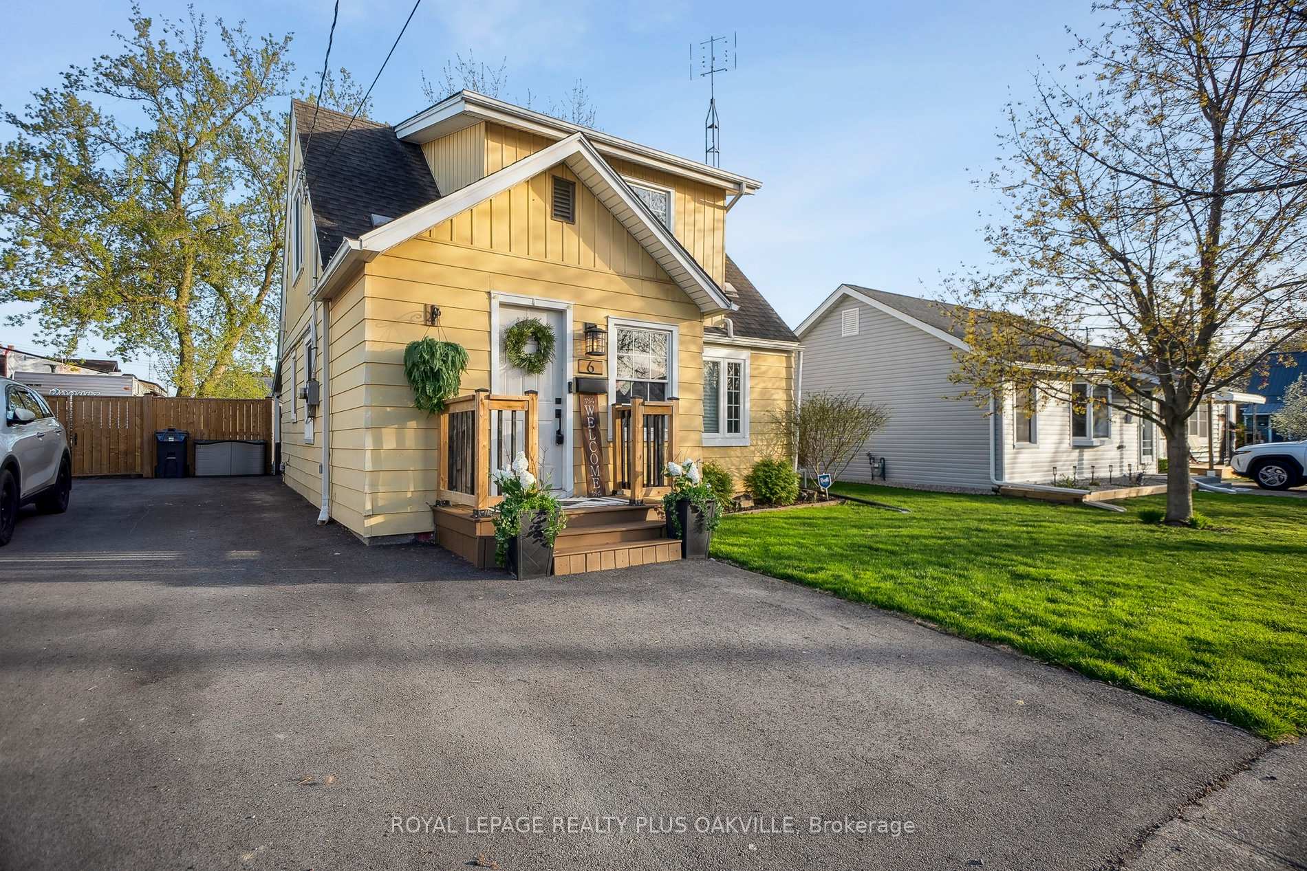 Photo 1 of 6 Beverly Street, St. Catharines, Oakdale — HOMEH