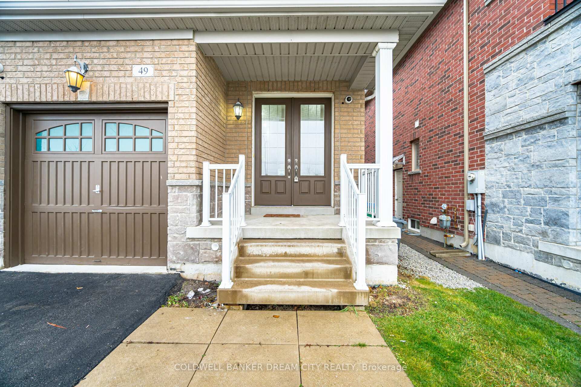 Photo 3 of 49 Campwood Crescent, Brampton, Bram East — HOMEH