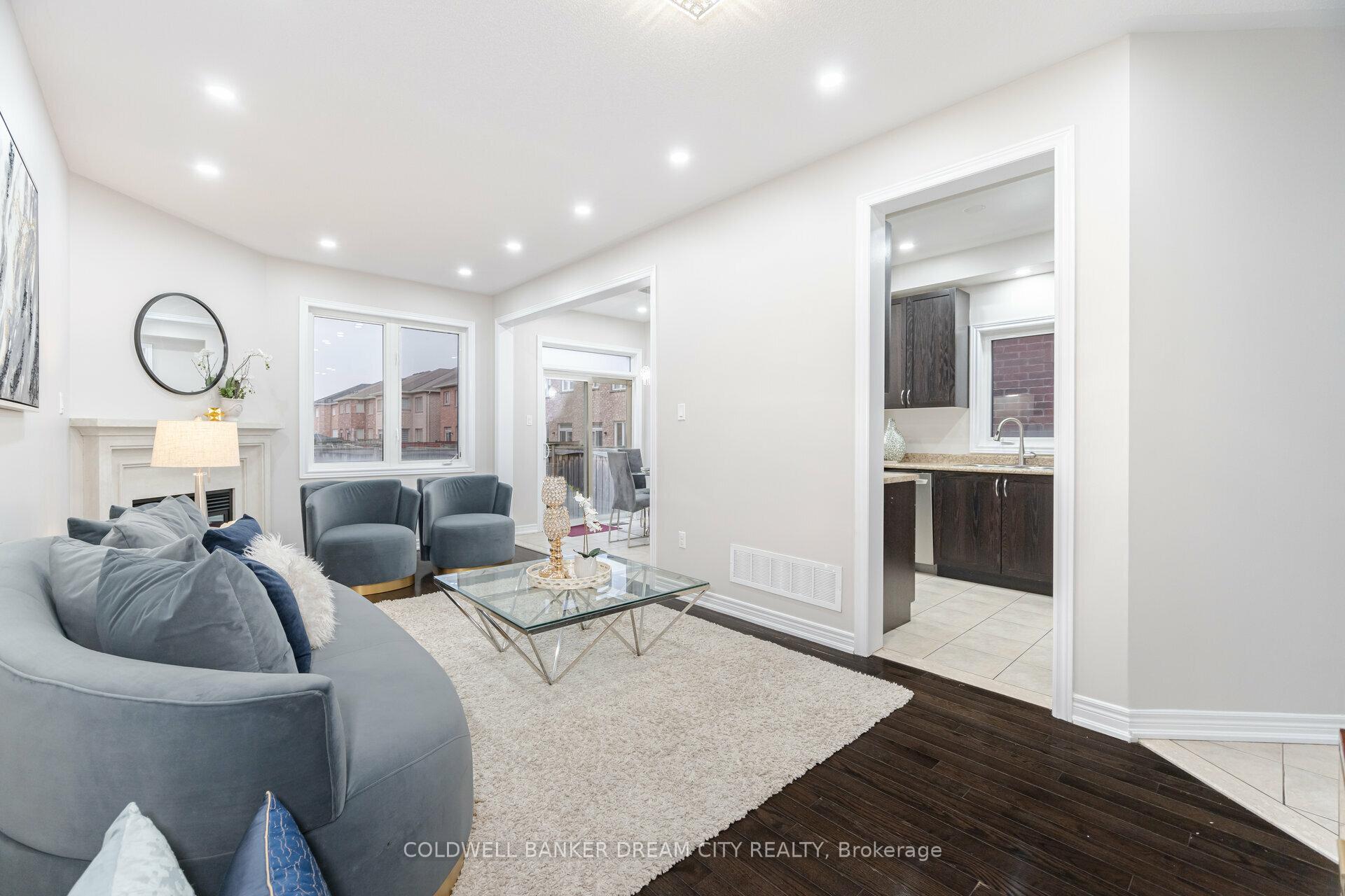 Photo 10 of 49 Campwood Crescent, Brampton, Bram East — HOMEH