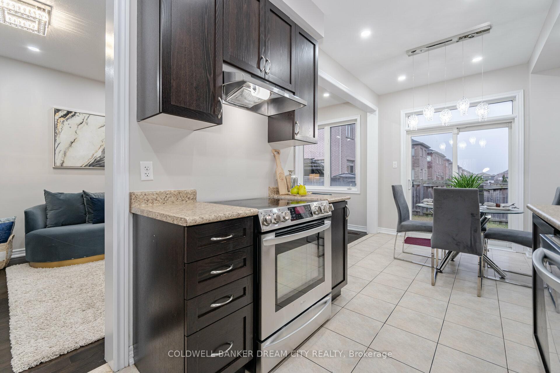 Photo 14 of 49 Campwood Crescent, Brampton, Bram East — HOMEH
