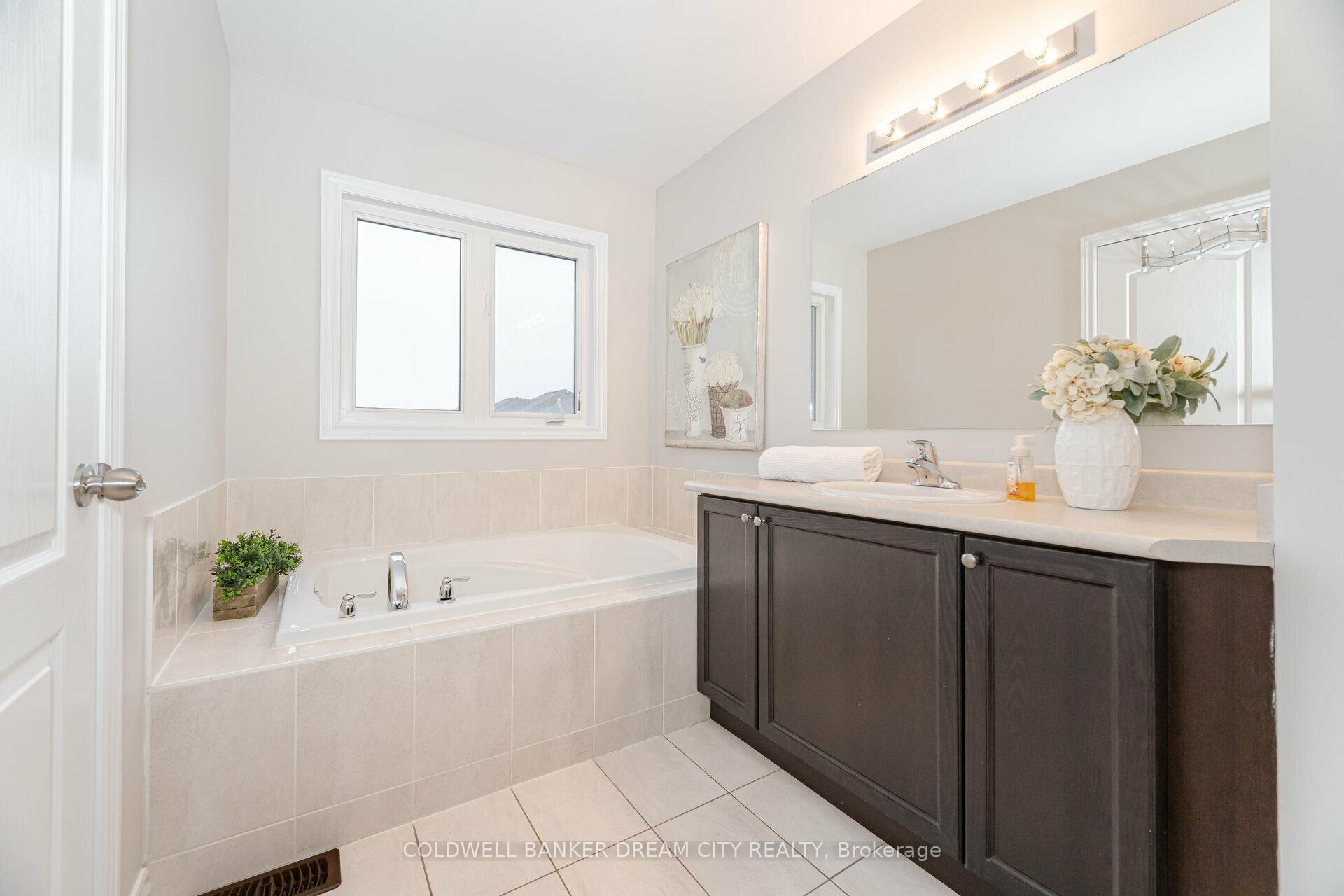 Photo 27 of 49 Campwood Crescent, Brampton, Bram East — HOMEH