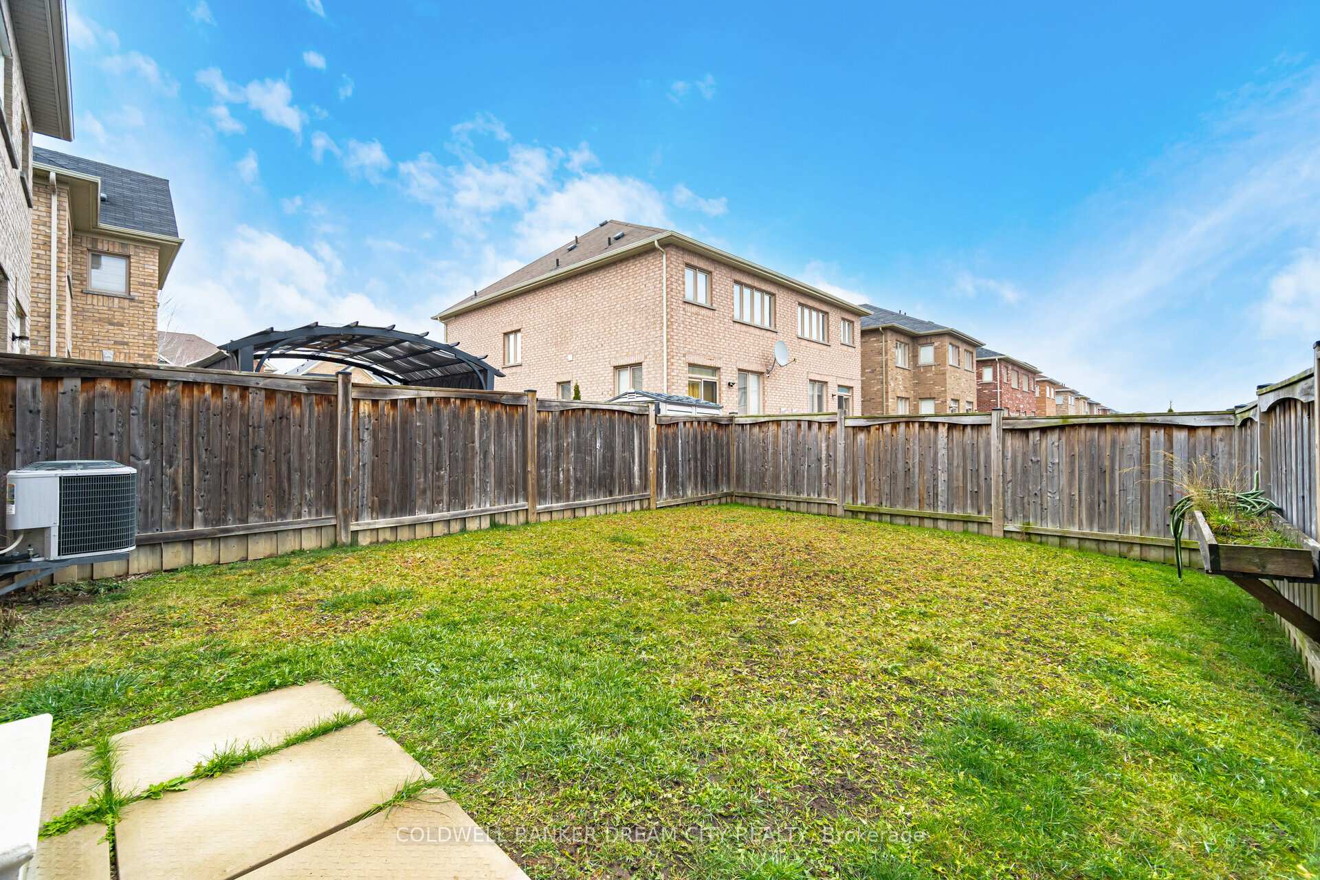Photo 38 of 49 Campwood Crescent, Brampton, Bram East — HOMEH