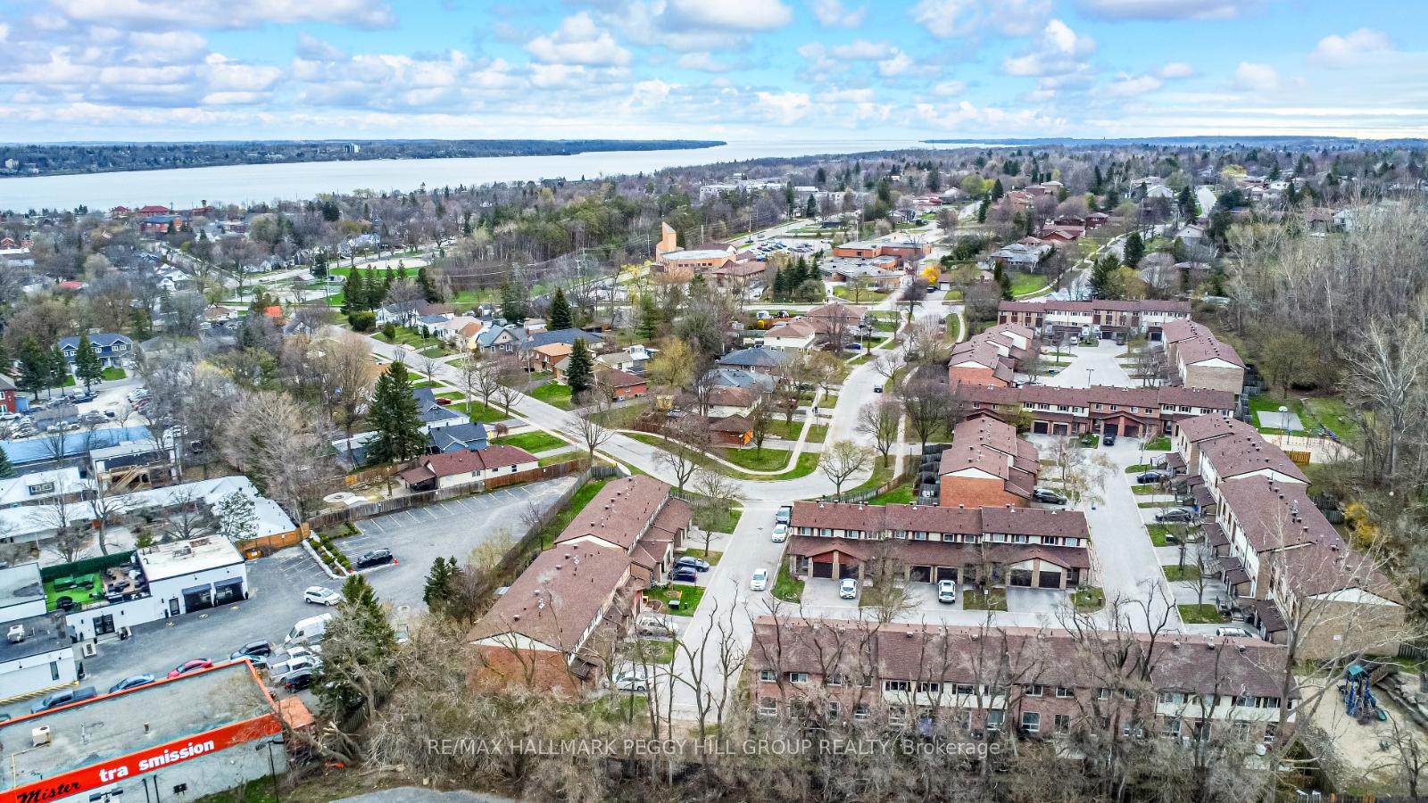 Photo 2 of Unit 1, 52 Adelaide Street, Barrie, Allandale — HOMEH