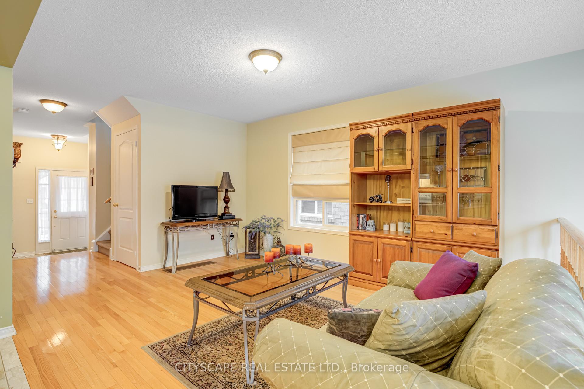 Photo 6 of 67 Crannyfield Drive, Brampton, Fletcher's Meadow — HOMEH