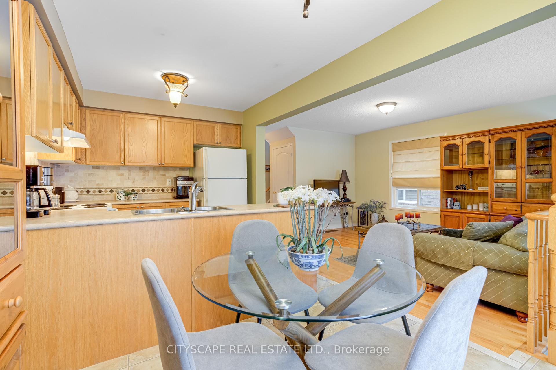 Photo 13 of 67 Crannyfield Drive, Brampton, Fletcher's Meadow — HOMEH
