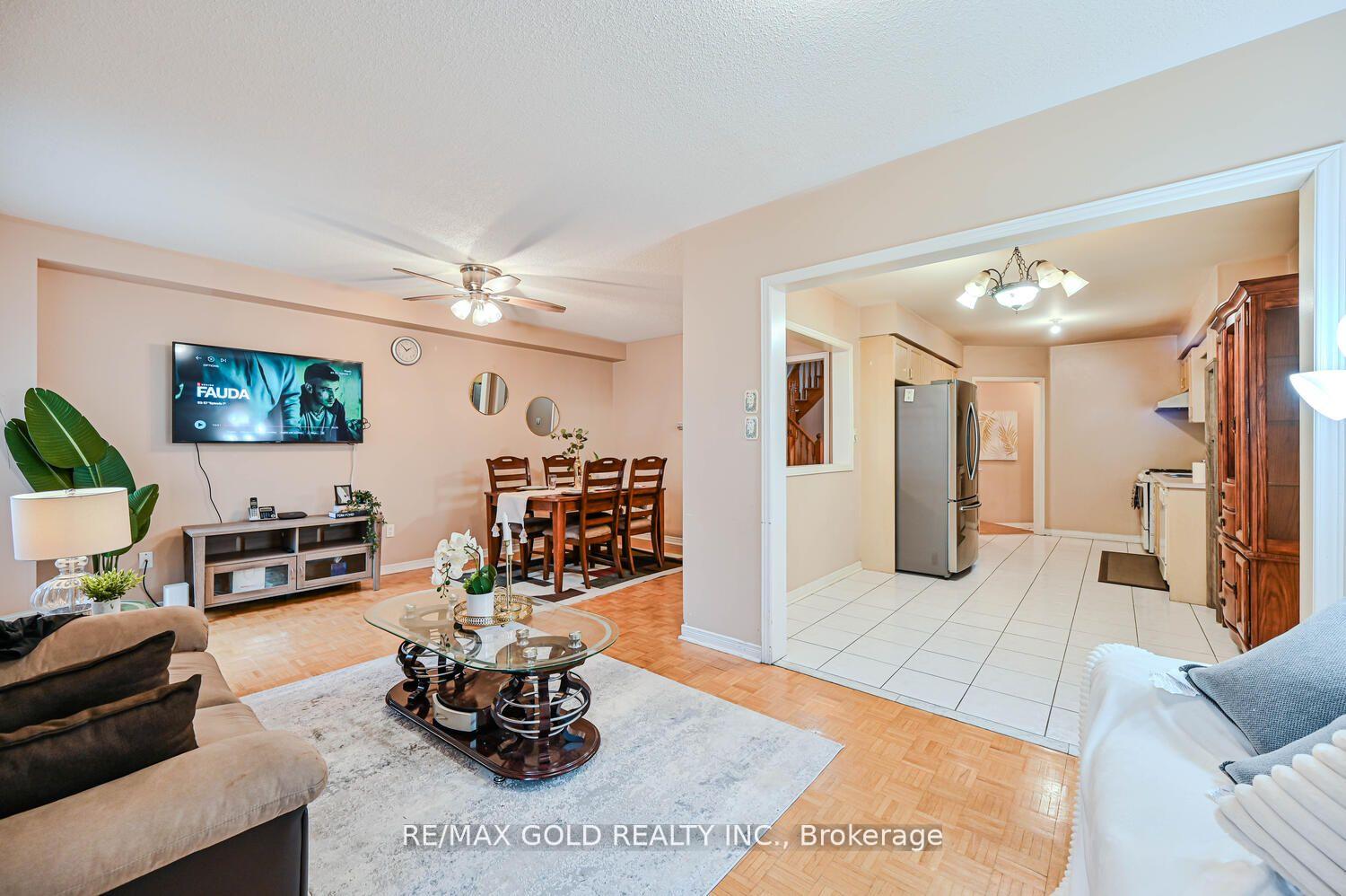 Photo 7 of 17 Red River Drive, Brampton, Sandringham-Wellington — HOMEH