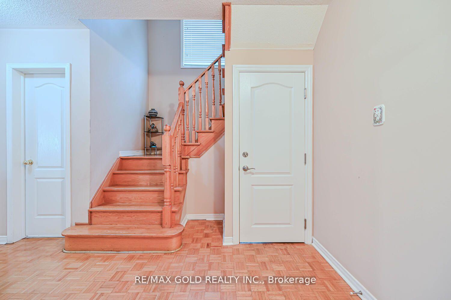 Photo 18 of 17 Red River Drive, Brampton, Sandringham-Wellington — HOMEH