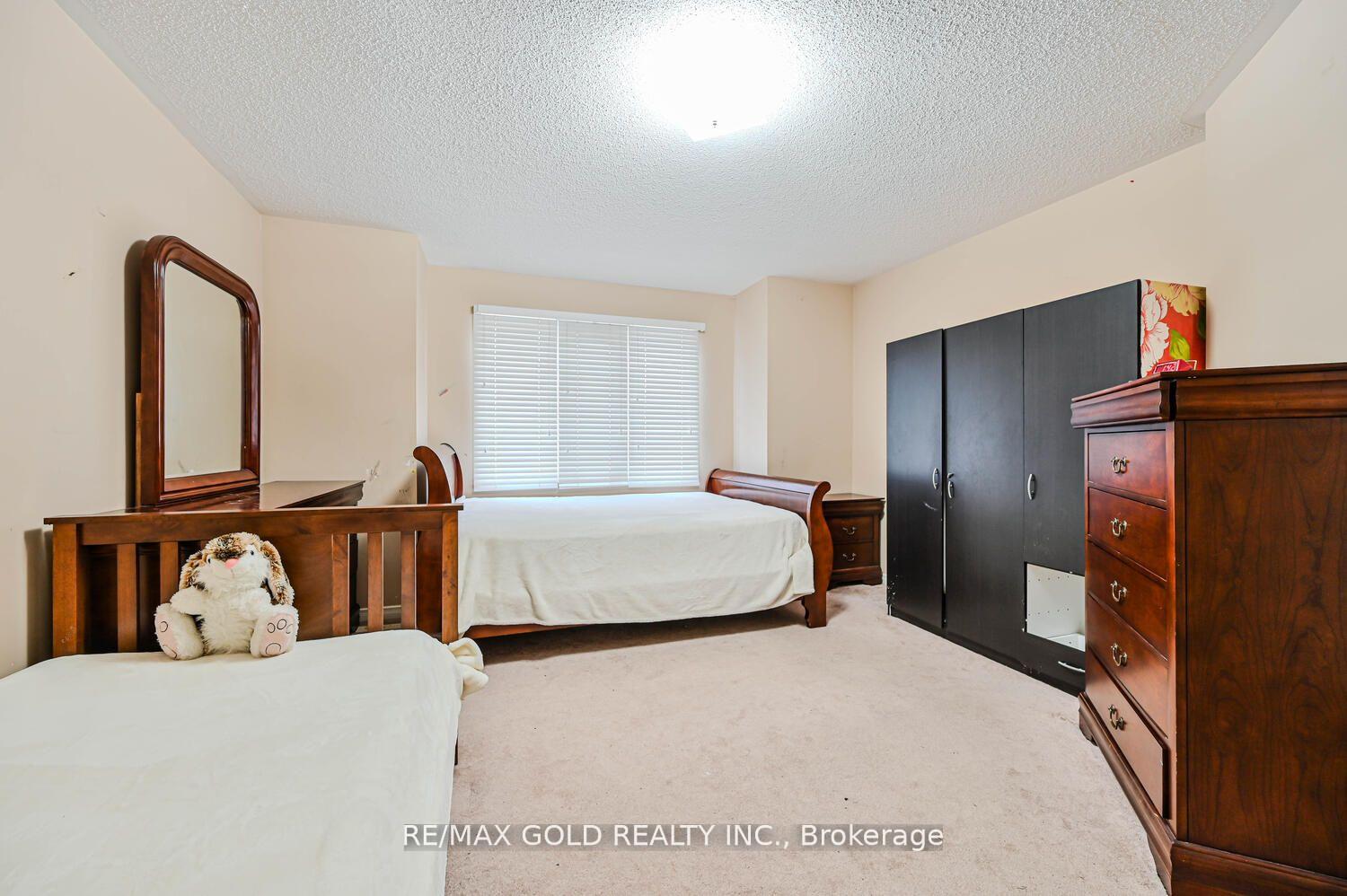 Photo 23 of 17 Red River Drive, Brampton, Sandringham-Wellington — HOMEH