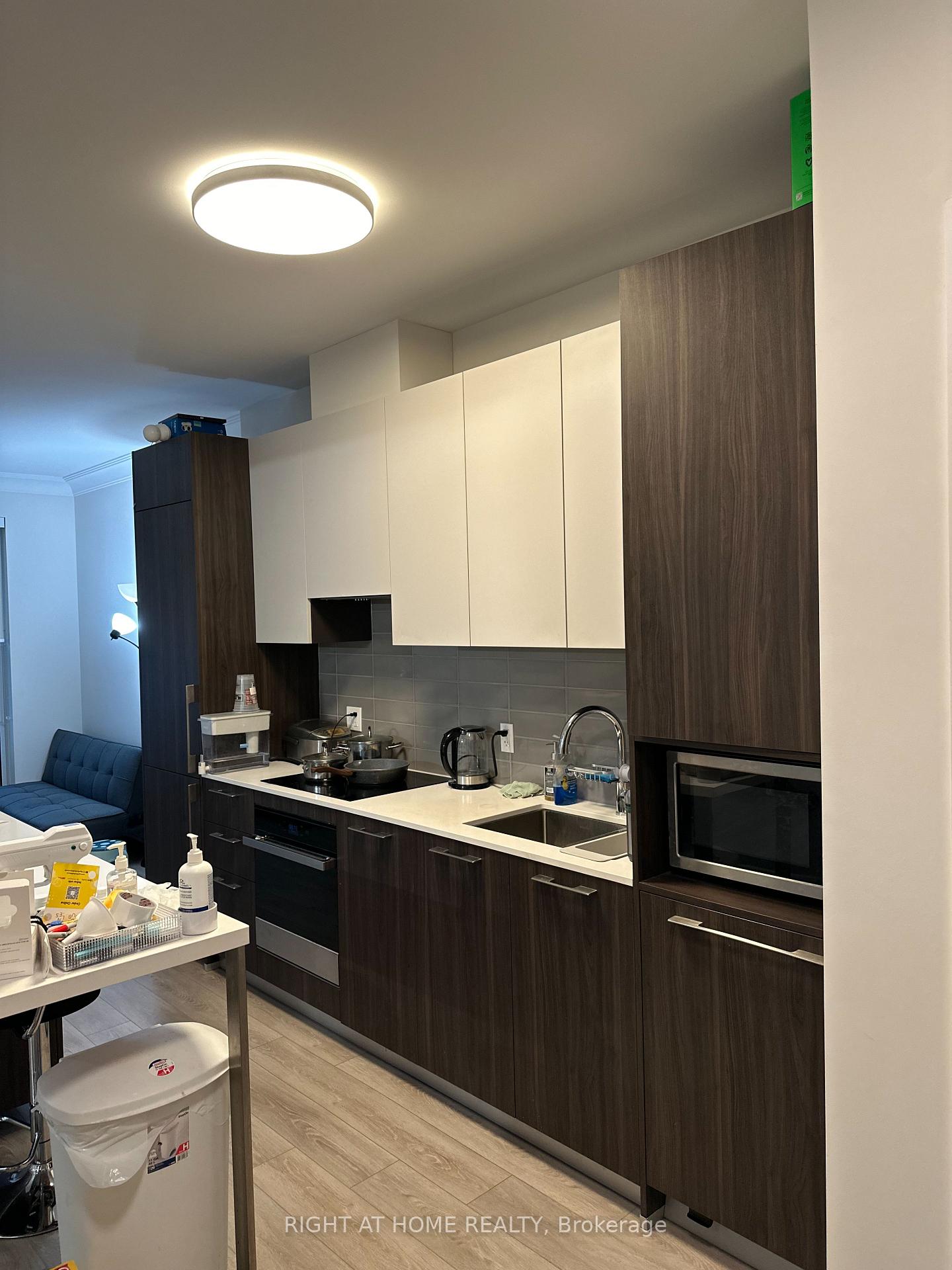 Photo 4 of Unit 828, 38 Water Walk Drive, Markham, Unionville — HOMEH
