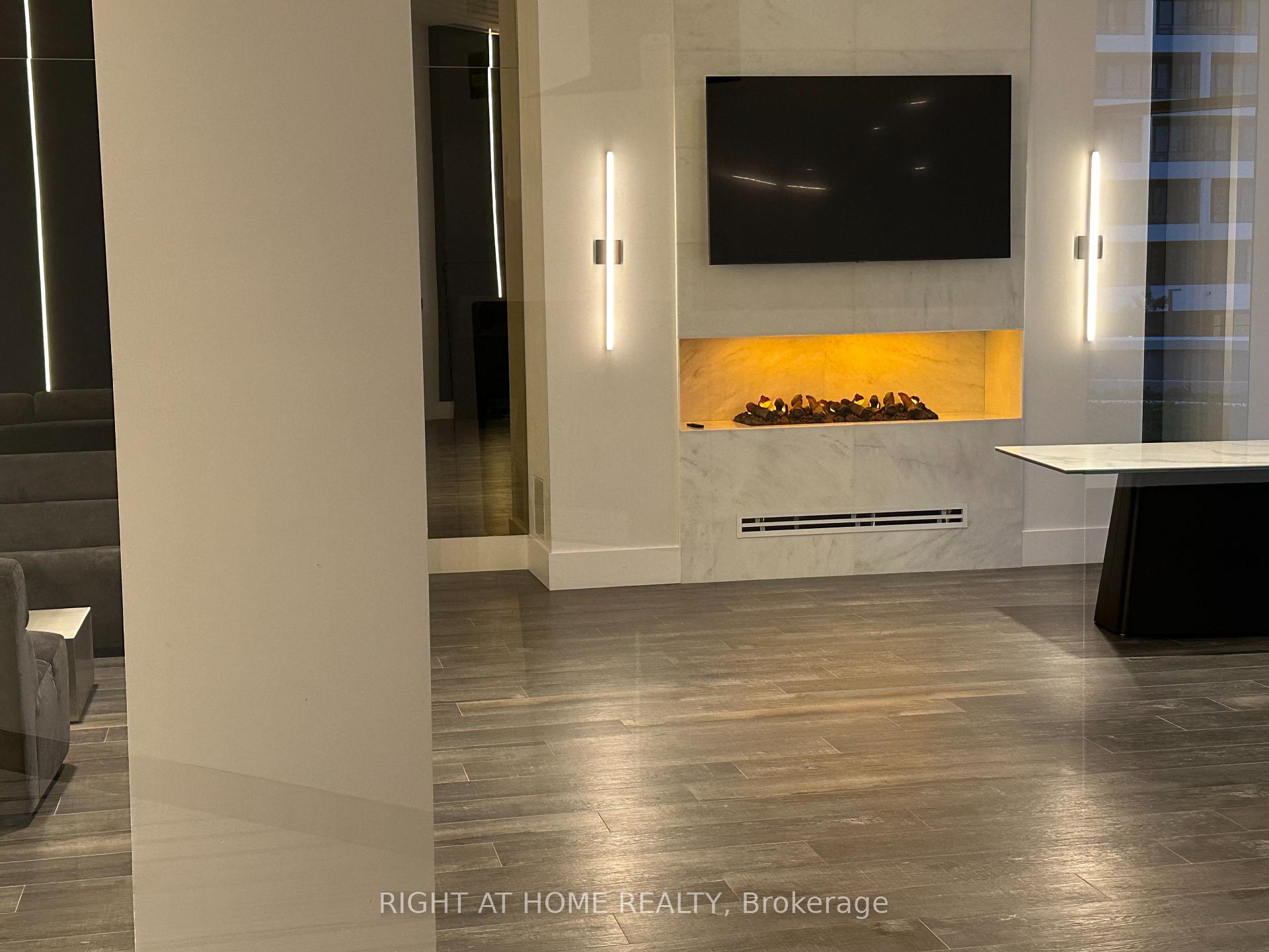 Photo 14 of Unit 828, 38 Water Walk Drive, Markham, Unionville — HOMEH