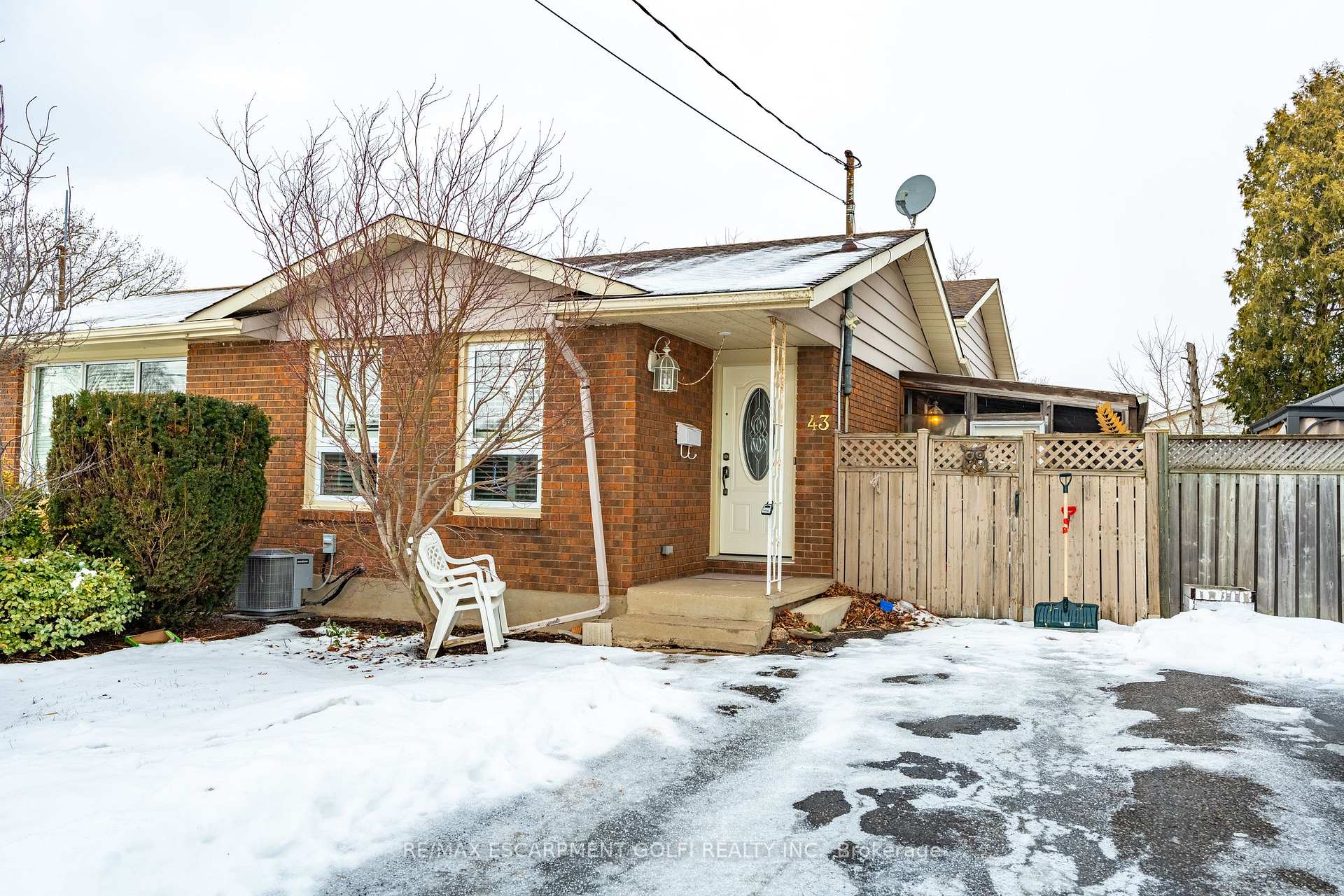 Photo 1 of 43 Brackencrest Road, St. Catharines, Secord Woods — HOMEH