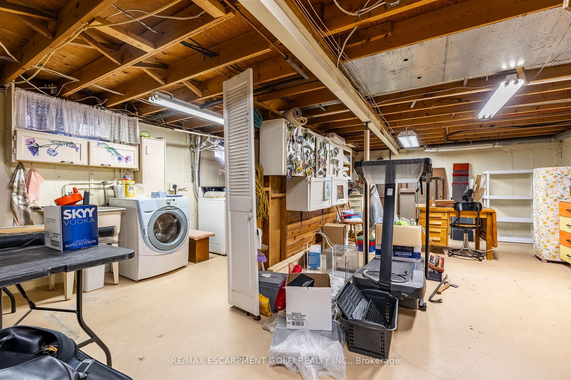 Photo 15 of 43 Brackencrest Road, St. Catharines, Secord Woods — HOMEH