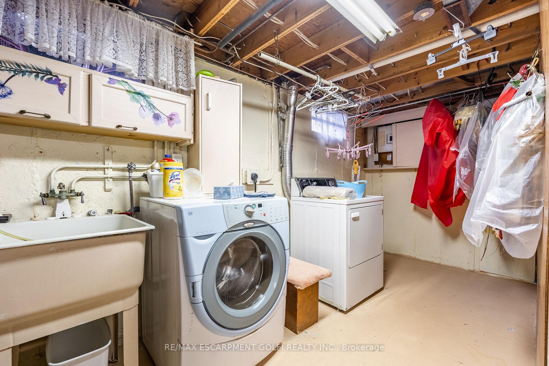 Photo 16 of 43 Brackencrest Road, St. Catharines, Secord Woods — HOMEH