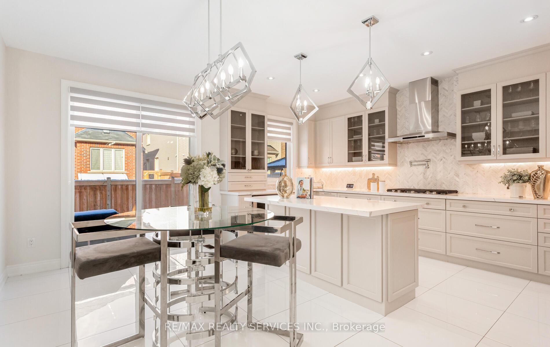 Photo 19 of 18 Seymour Road, Brampton, Sandringham-Wellington North — HOMEH