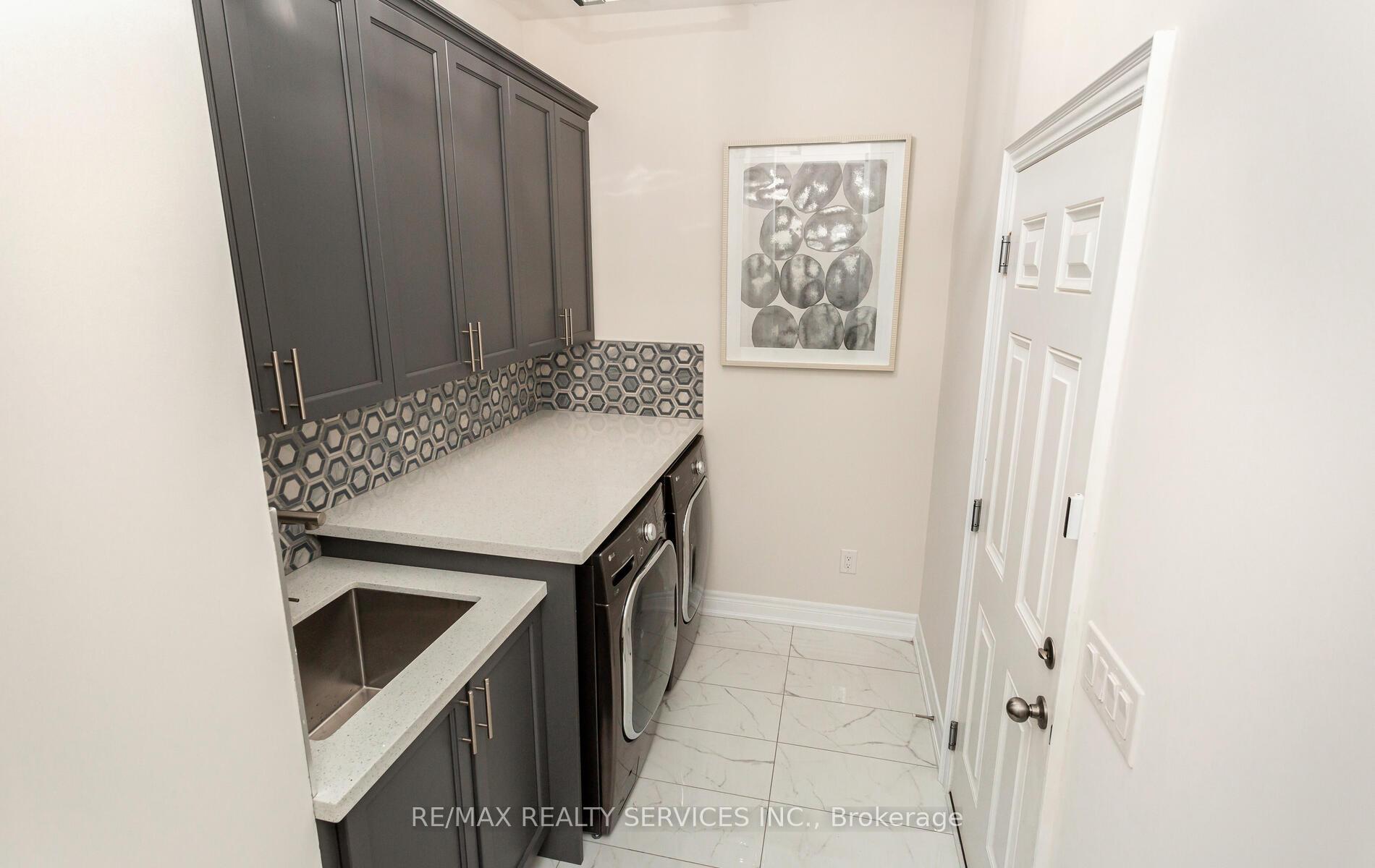 Photo 32 of 18 Seymour Road, Brampton, Sandringham-Wellington North — HOMEH