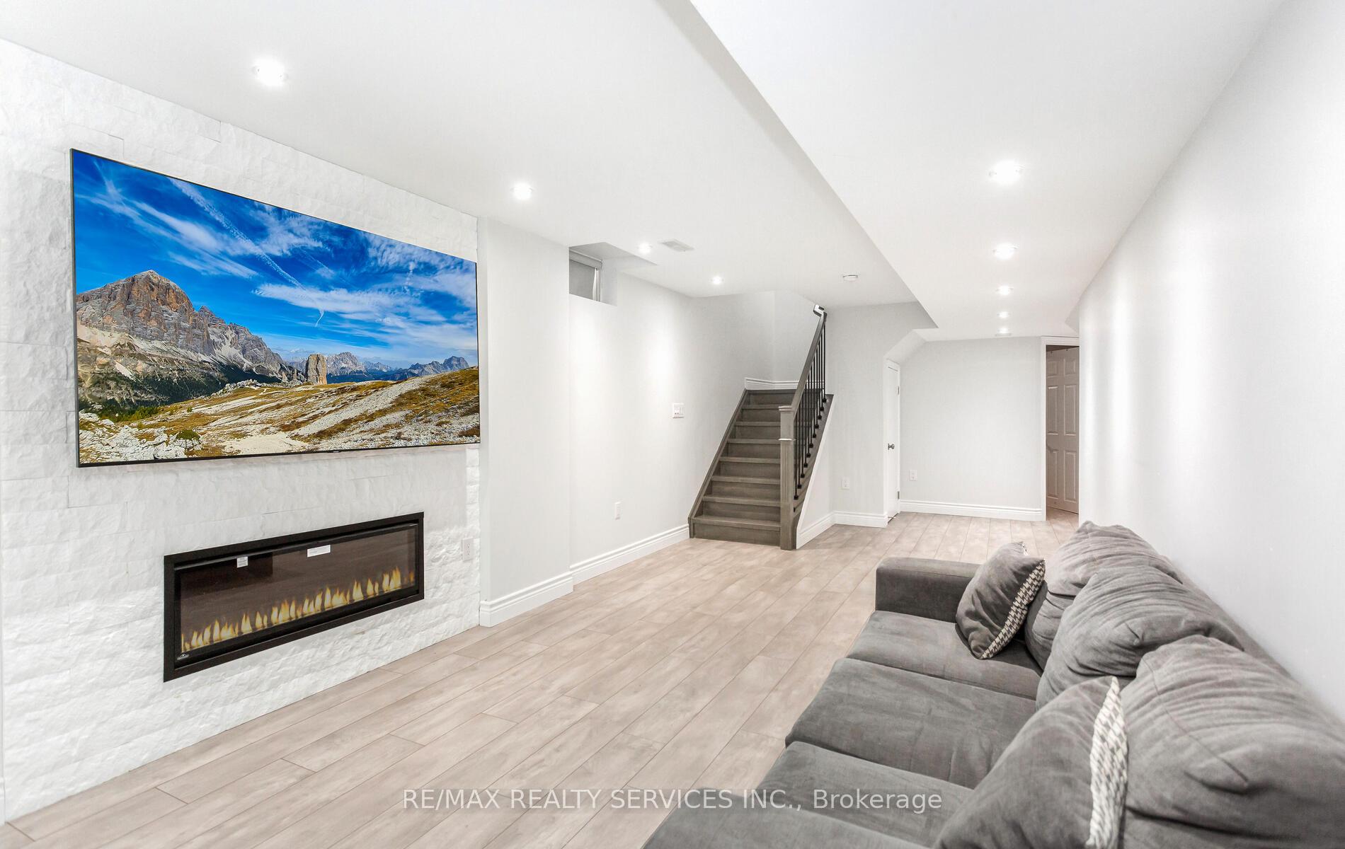 Photo 43 of 18 Seymour Road, Brampton, Sandringham-Wellington North — HOMEH