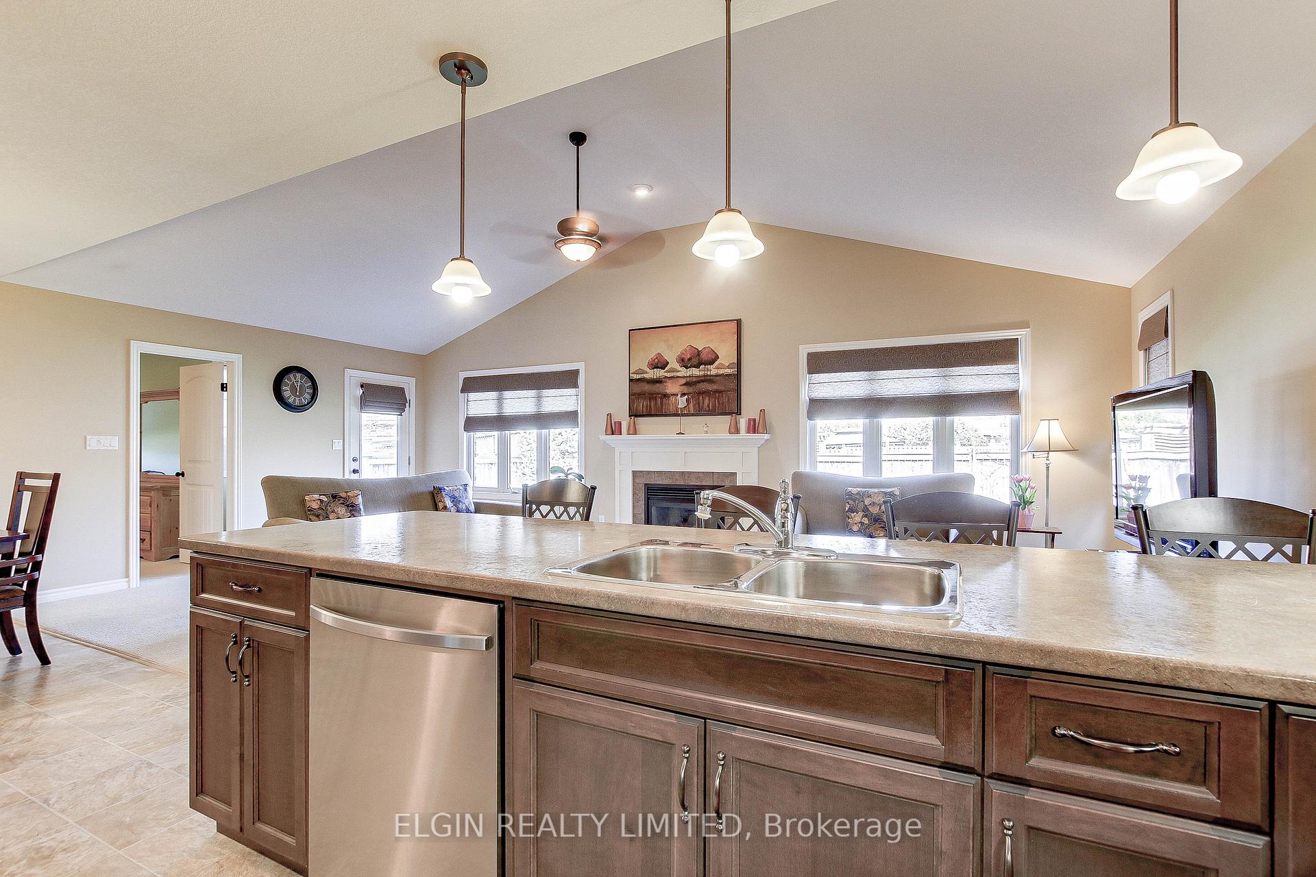 Photo 31 of 20 Pine Valley Drive, St. Thomas — HOMEH