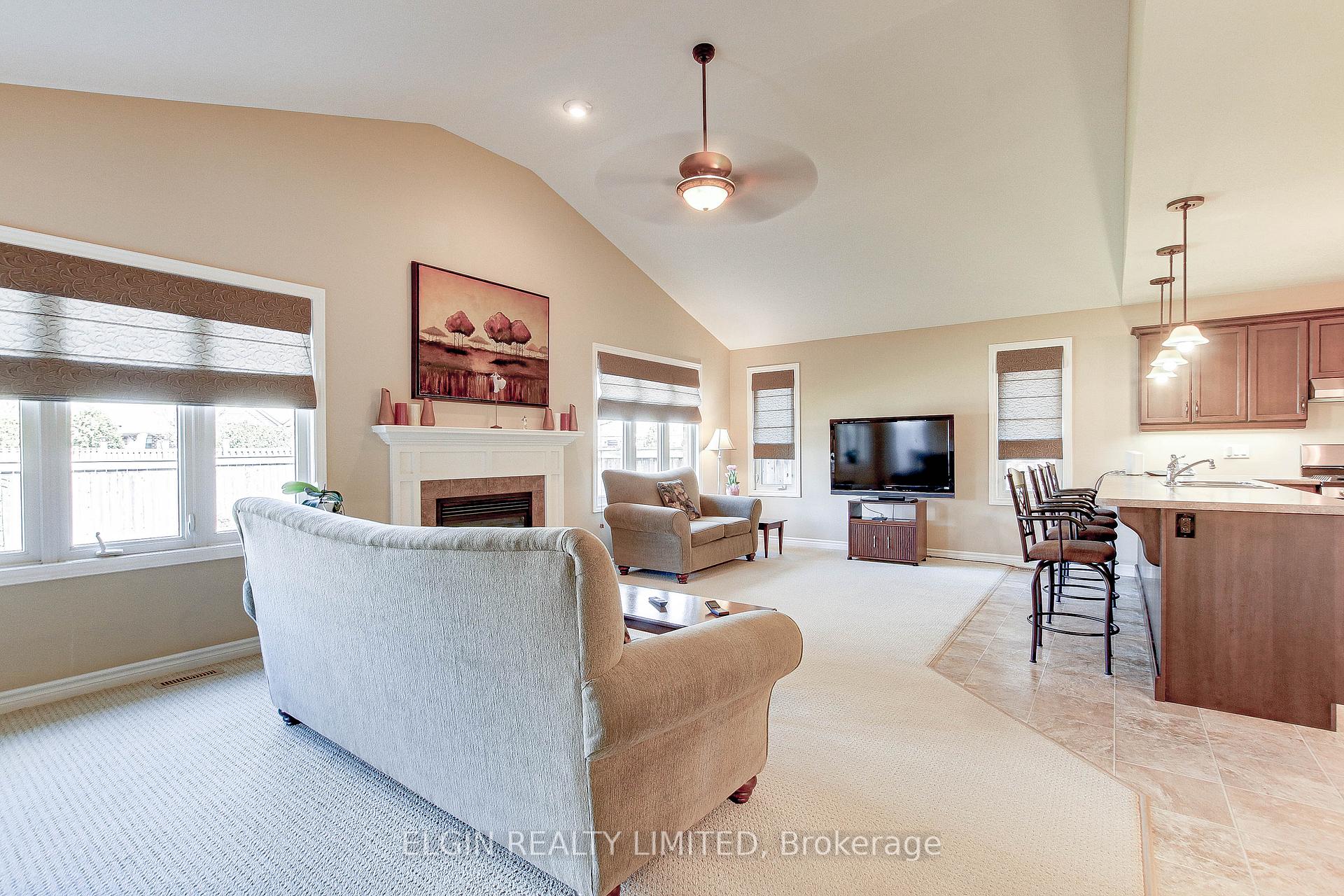 Photo 11 of 20 Pine Valley Drive, St. Thomas — HOMEH