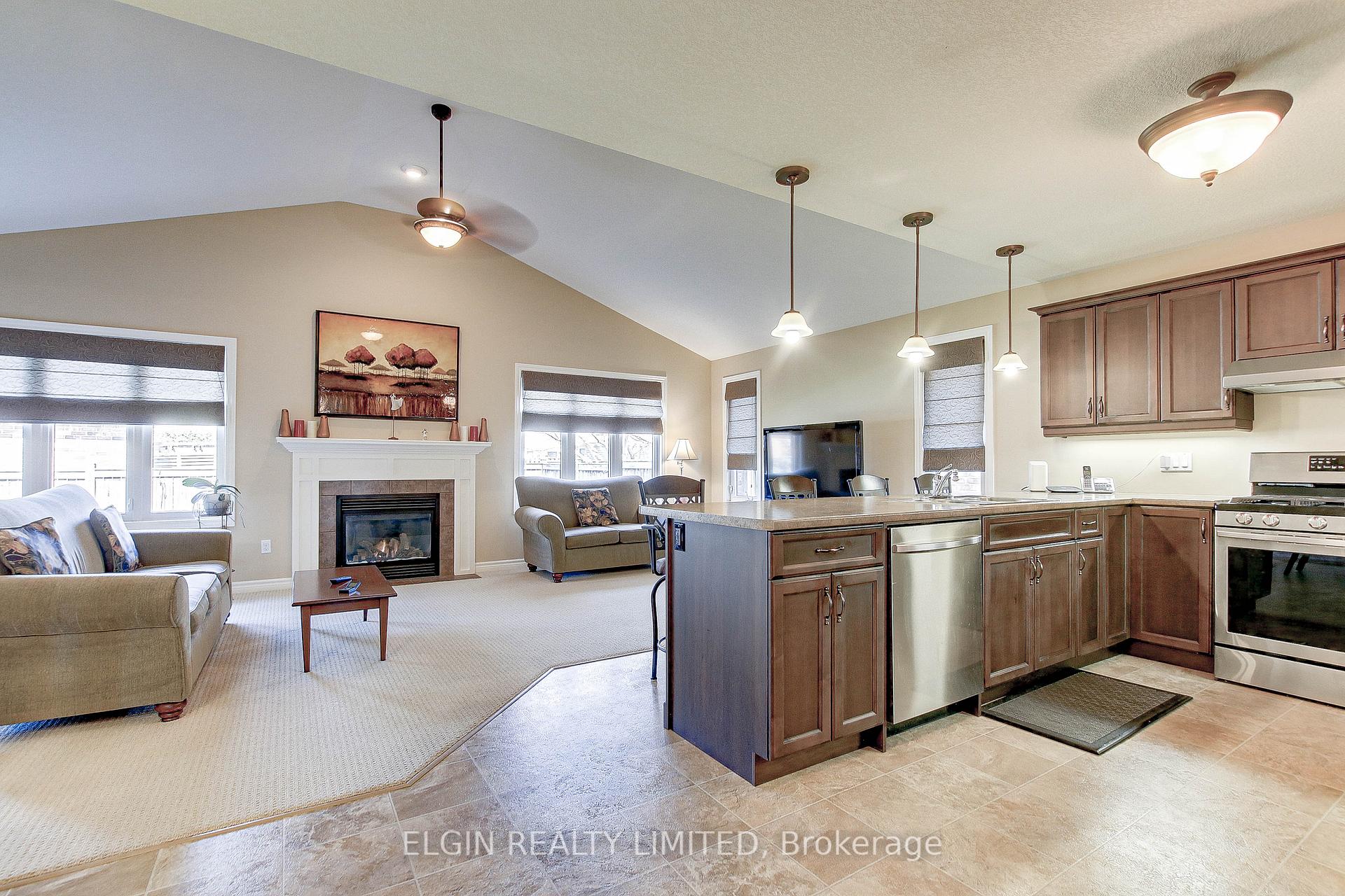 Photo 14 of 20 Pine Valley Drive, St. Thomas — HOMEH