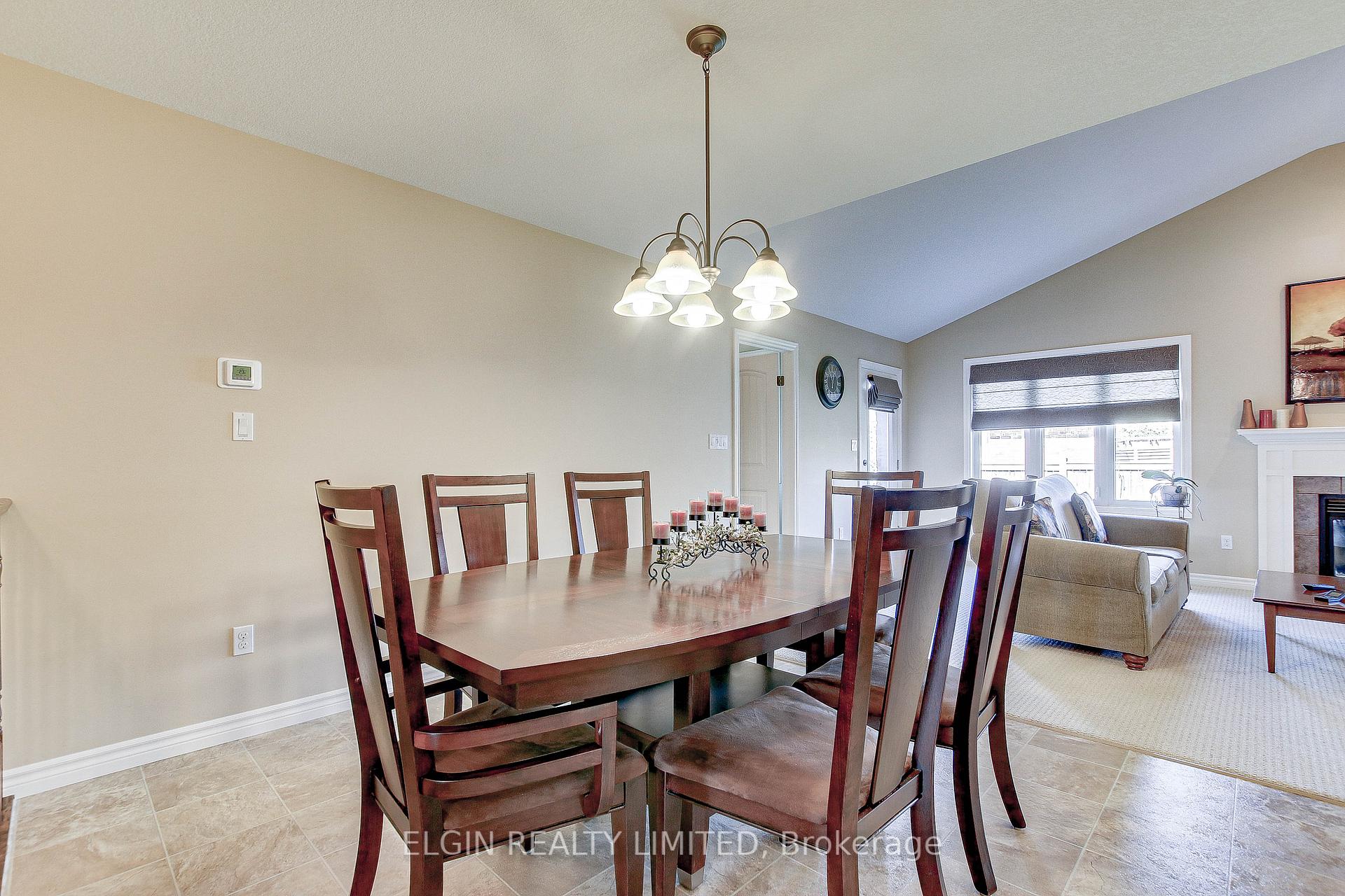 Photo 16 of 20 Pine Valley Drive, St. Thomas — HOMEH