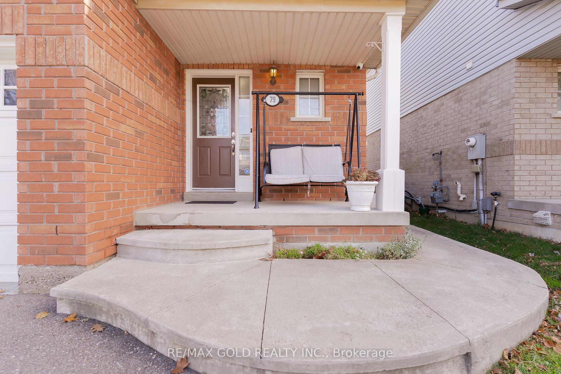 Photo 3 of 79 Ridgemore Crescent, Brampton, Fletcher's Meadow — HOMEH