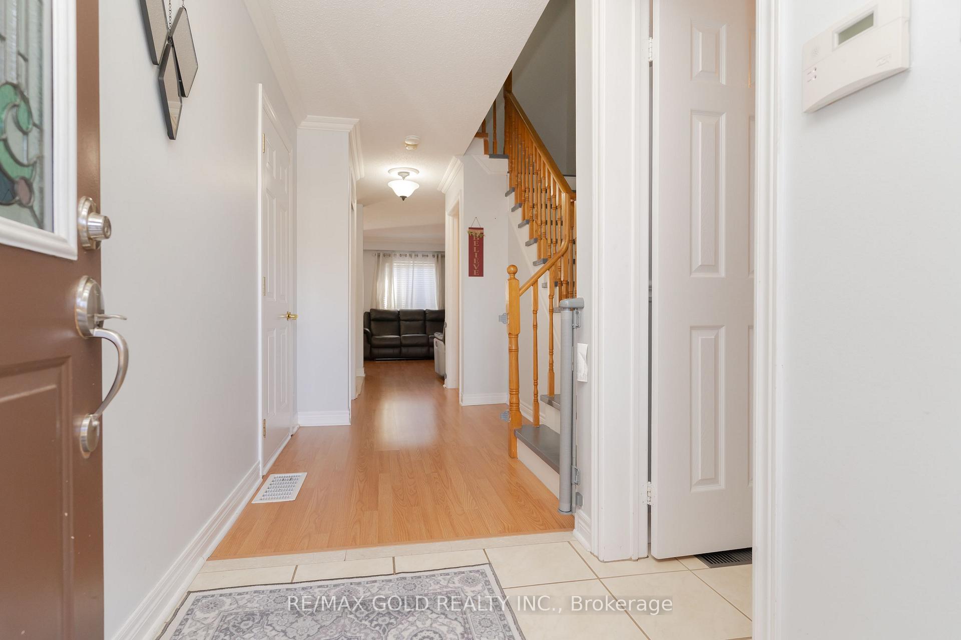 Photo 4 of 79 Ridgemore Crescent, Brampton, Fletcher's Meadow — HOMEH