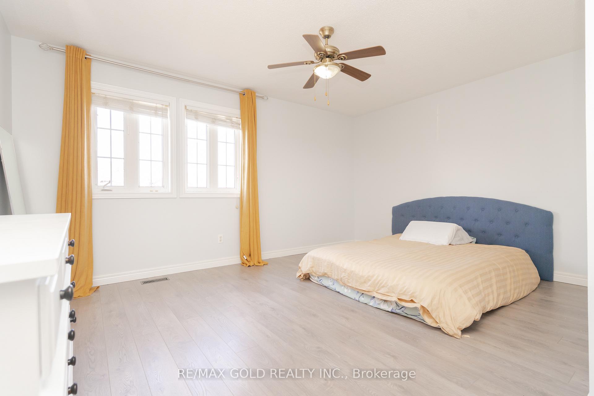 Photo 12 of 79 Ridgemore Crescent, Brampton, Fletcher's Meadow — HOMEH