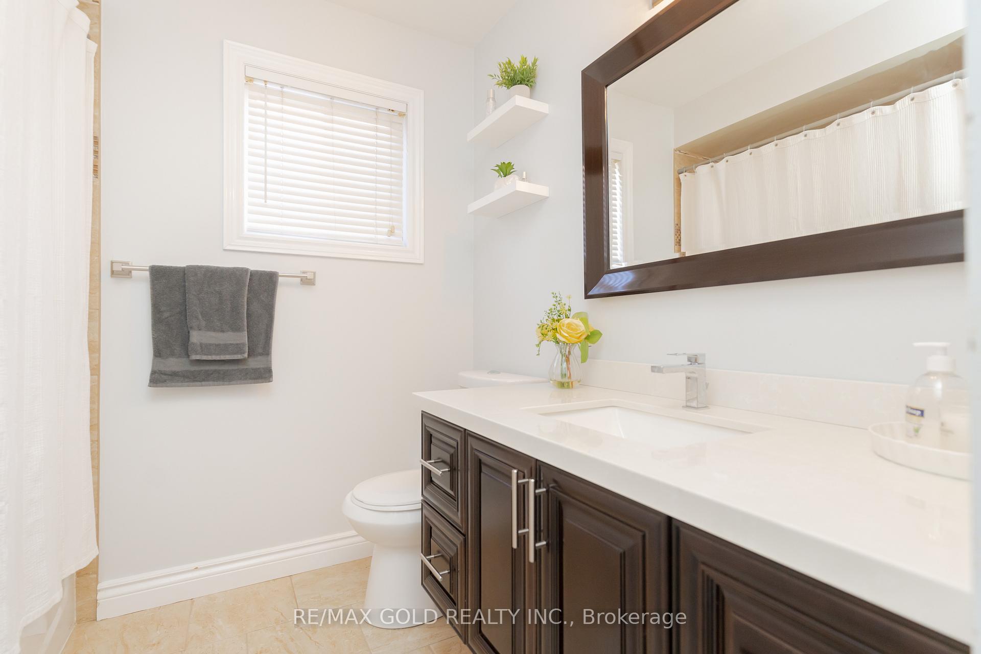 Photo 14 of 79 Ridgemore Crescent, Brampton, Fletcher's Meadow — HOMEH