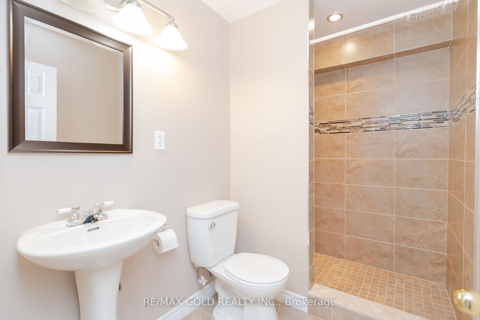 Photo 24 of 79 Ridgemore Crescent, Brampton, Fletcher's Meadow — HOMEH