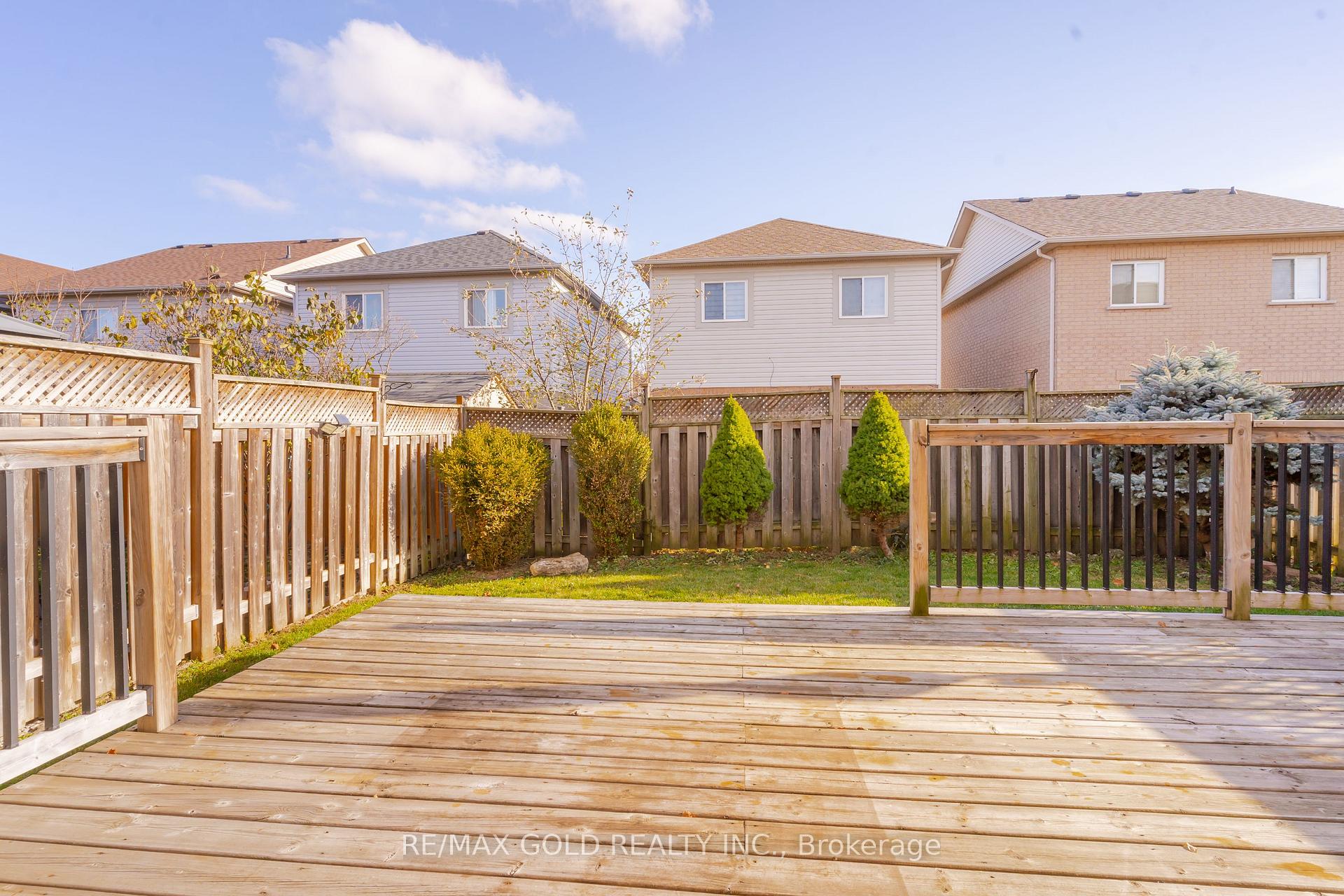 Photo 25 of 79 Ridgemore Crescent, Brampton, Fletcher's Meadow — HOMEH