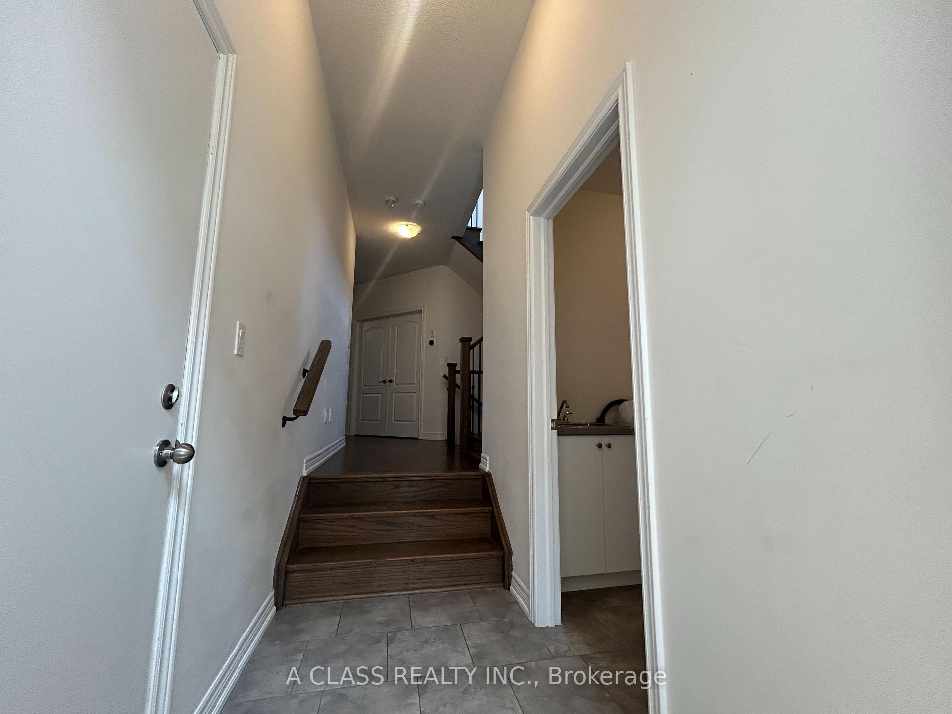 Photo 2 of 228 Danny Wheeler Boulevard, Georgina, Keswick North — HOMEH