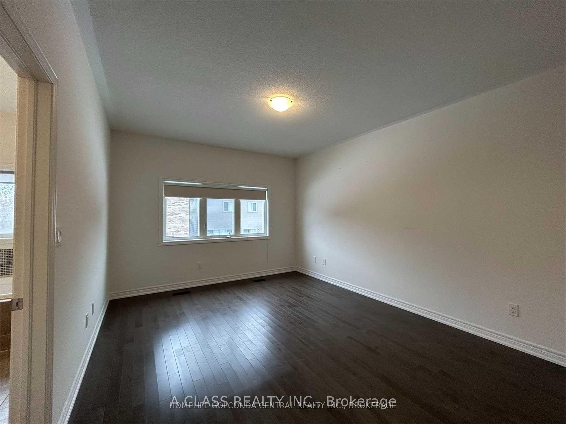 Photo 12 of 228 Danny Wheeler Boulevard, Georgina, Keswick North — HOMEH