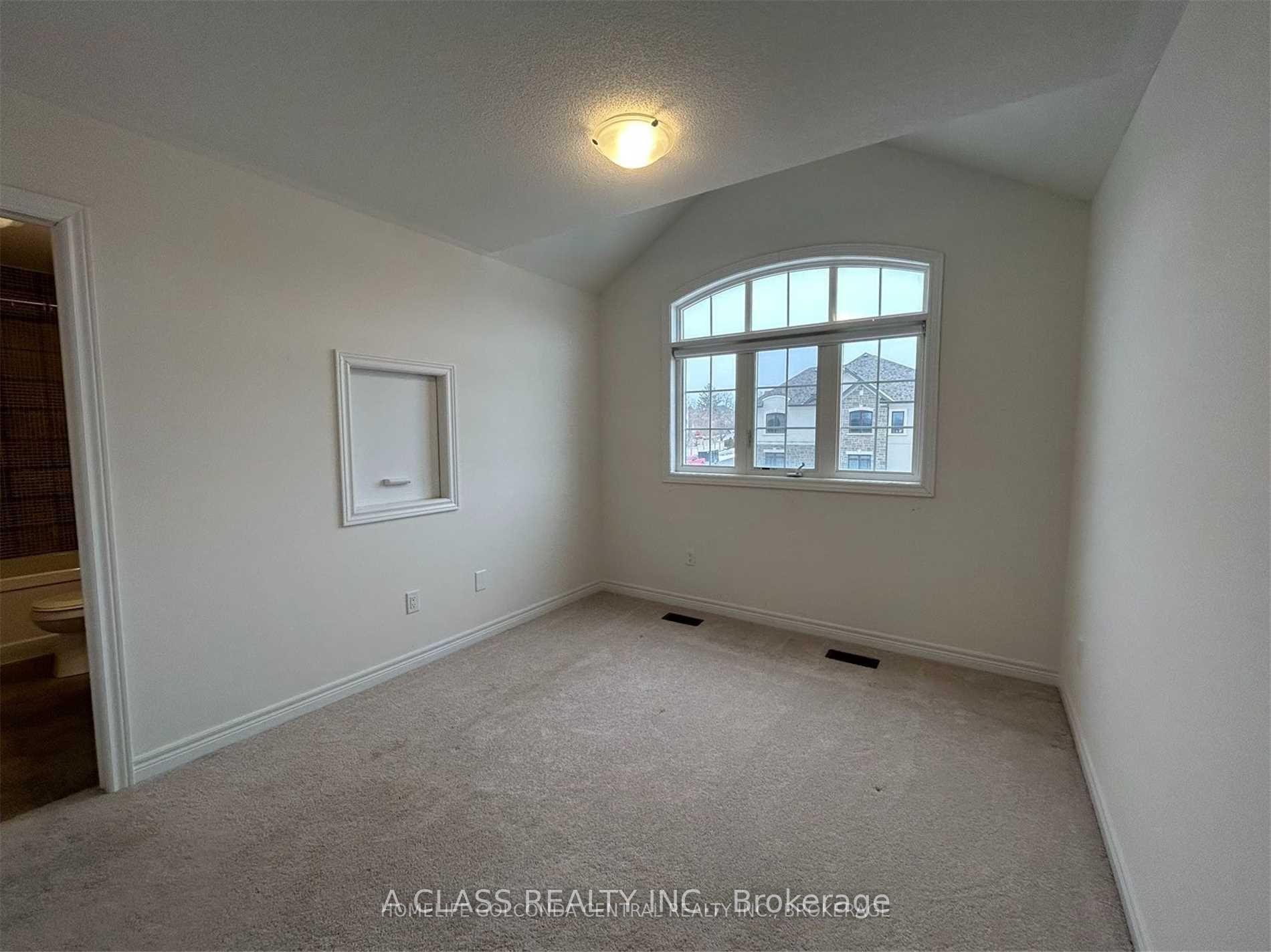 Photo 18 of 228 Danny Wheeler Boulevard, Georgina, Keswick North — HOMEH