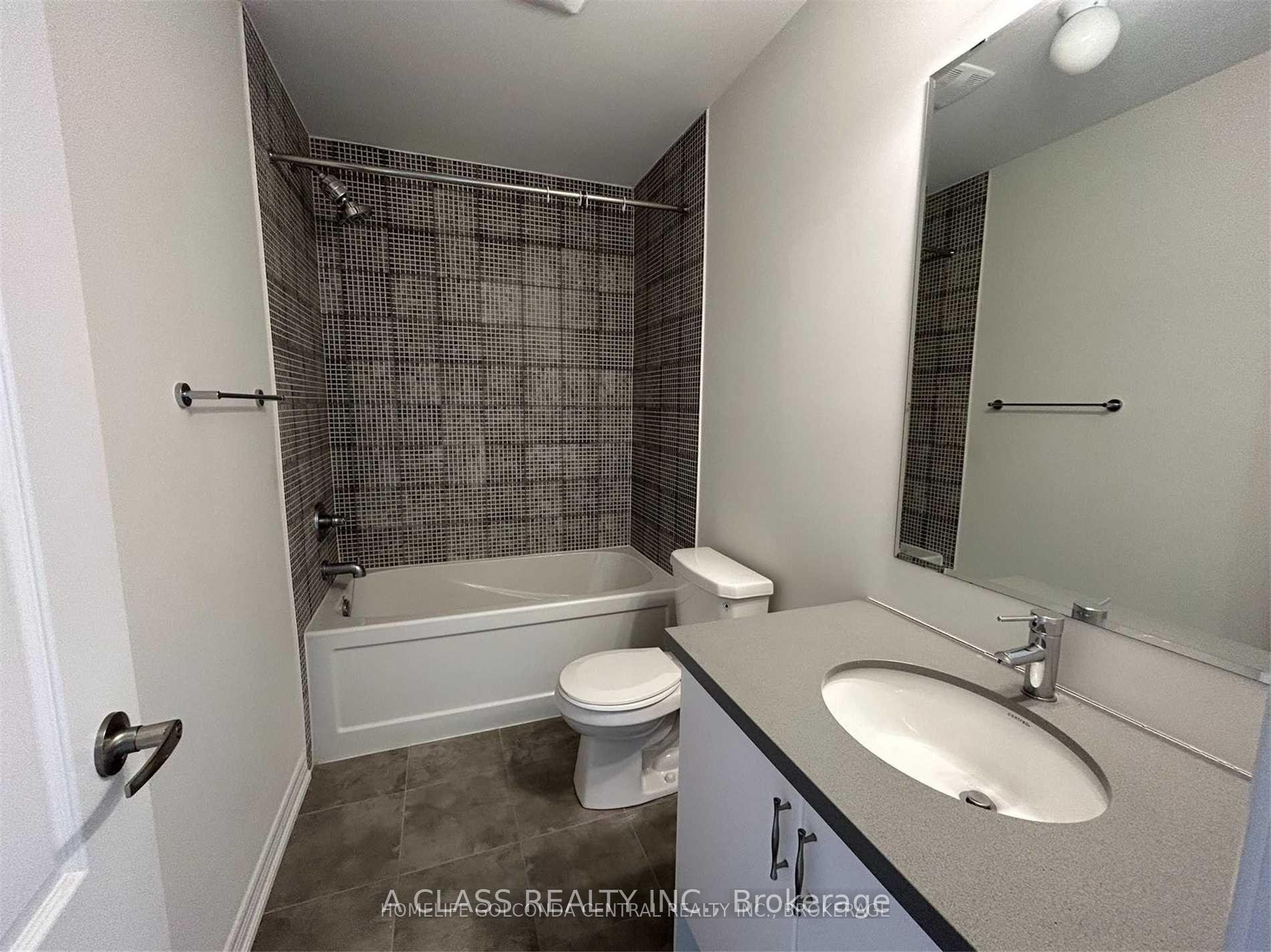Photo 21 of 228 Danny Wheeler Boulevard, Georgina, Keswick North — HOMEH