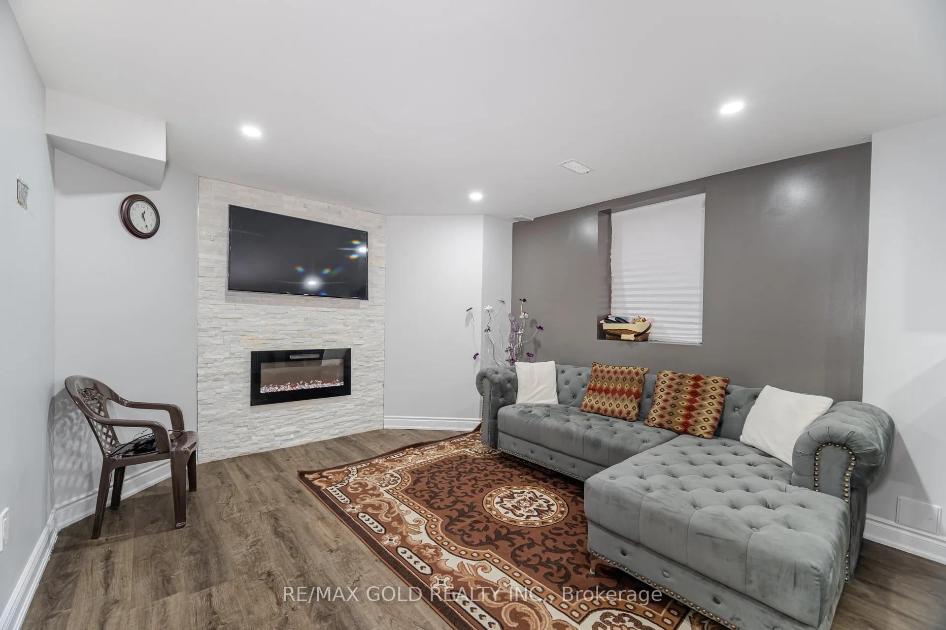 Photo 21 of 16 Pink Street, Brampton, Bram East — HOMEH