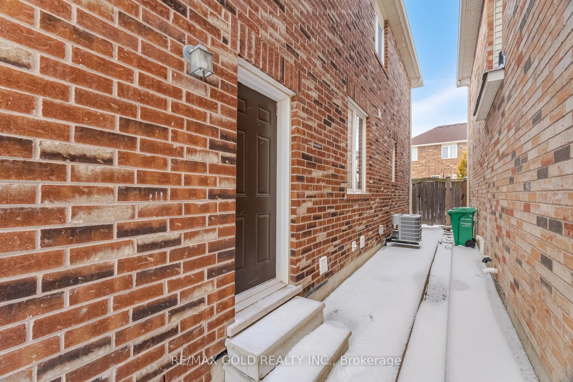 Photo 24 of 16 Pink Street, Brampton, Bram East — HOMEH