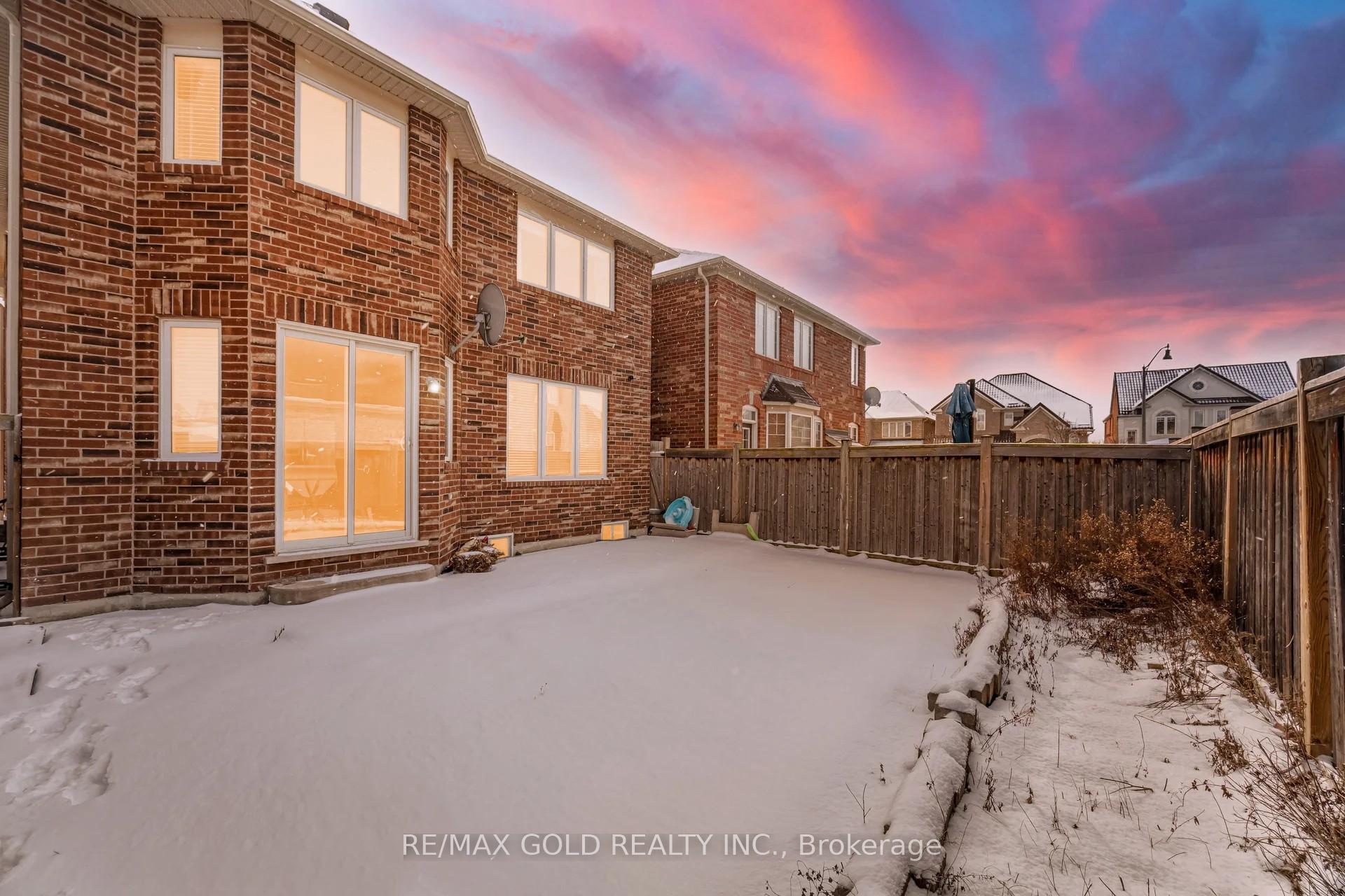 Photo 25 of 16 Pink Street, Brampton, Bram East — HOMEH