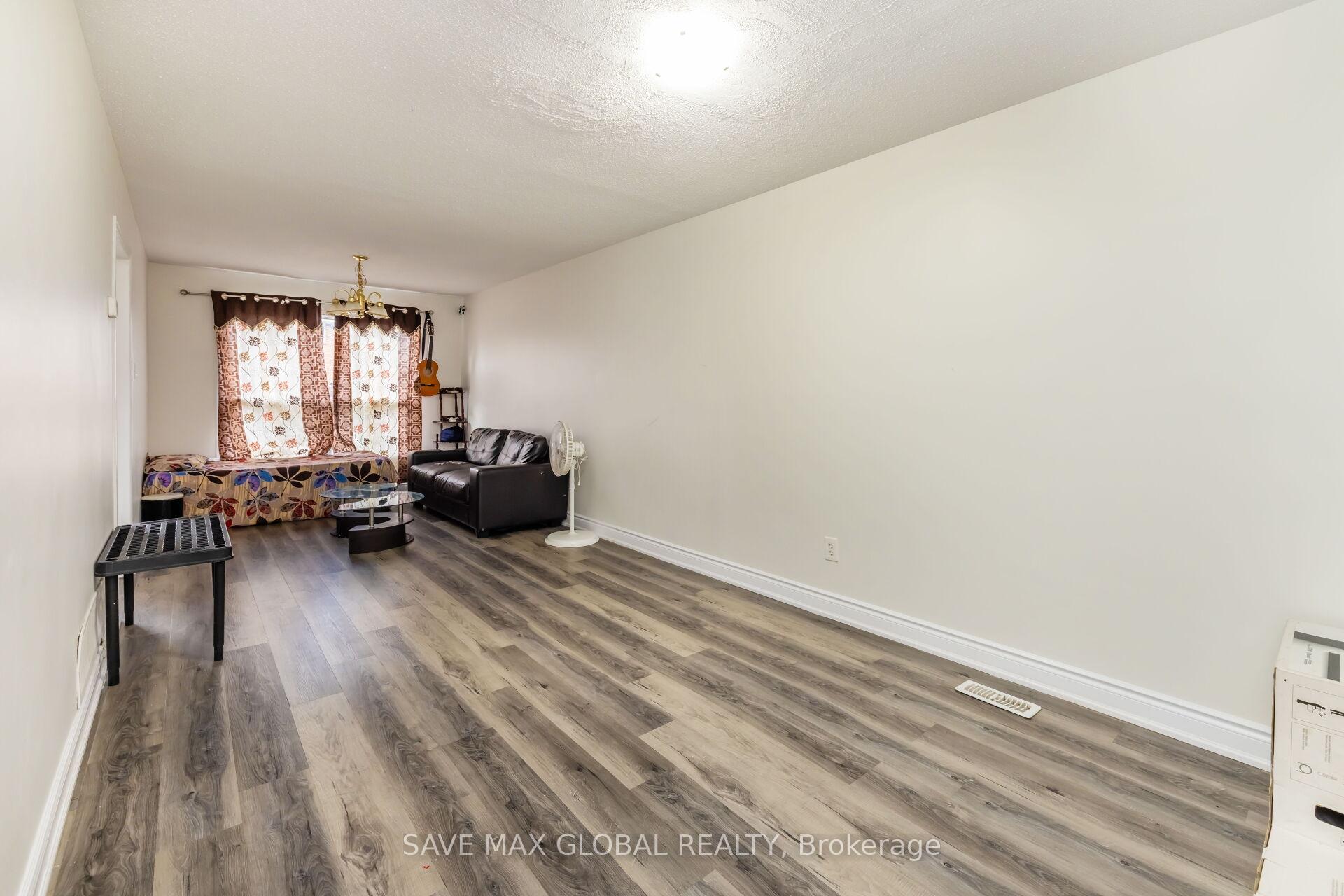 Photo 6 of 30 Rodwell Court, Brampton, Fletcher's Creek South — HOMEH