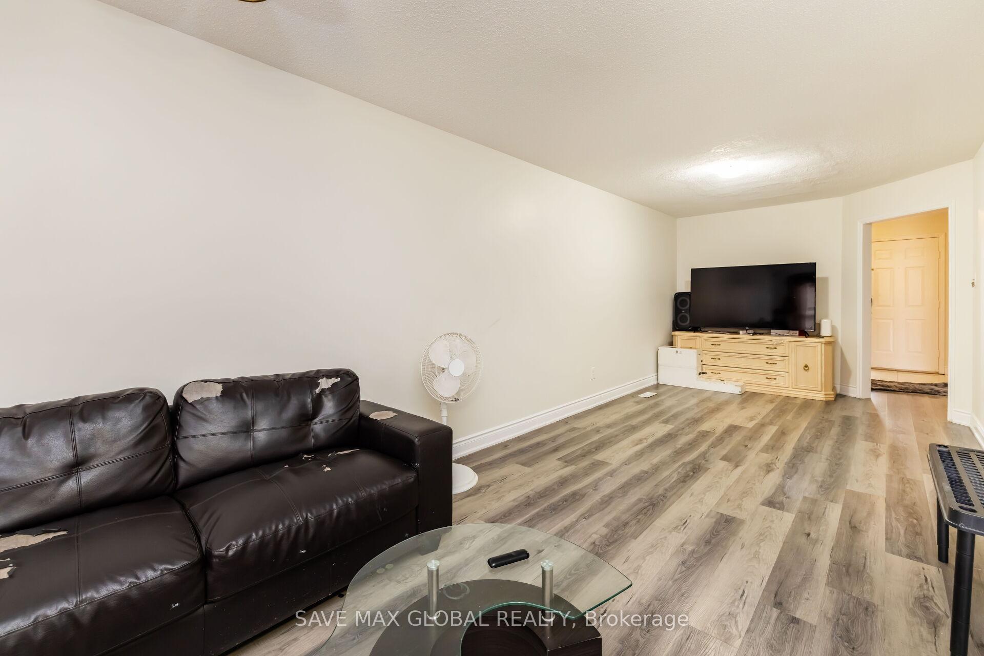 Photo 7 of 30 Rodwell Court, Brampton, Fletcher's Creek South — HOMEH