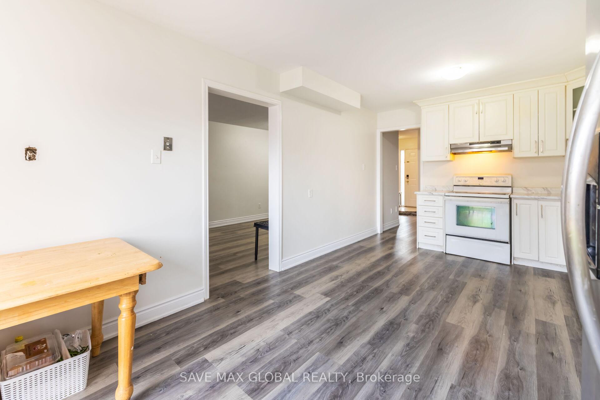Photo 11 of 30 Rodwell Court, Brampton, Fletcher's Creek South — HOMEH
