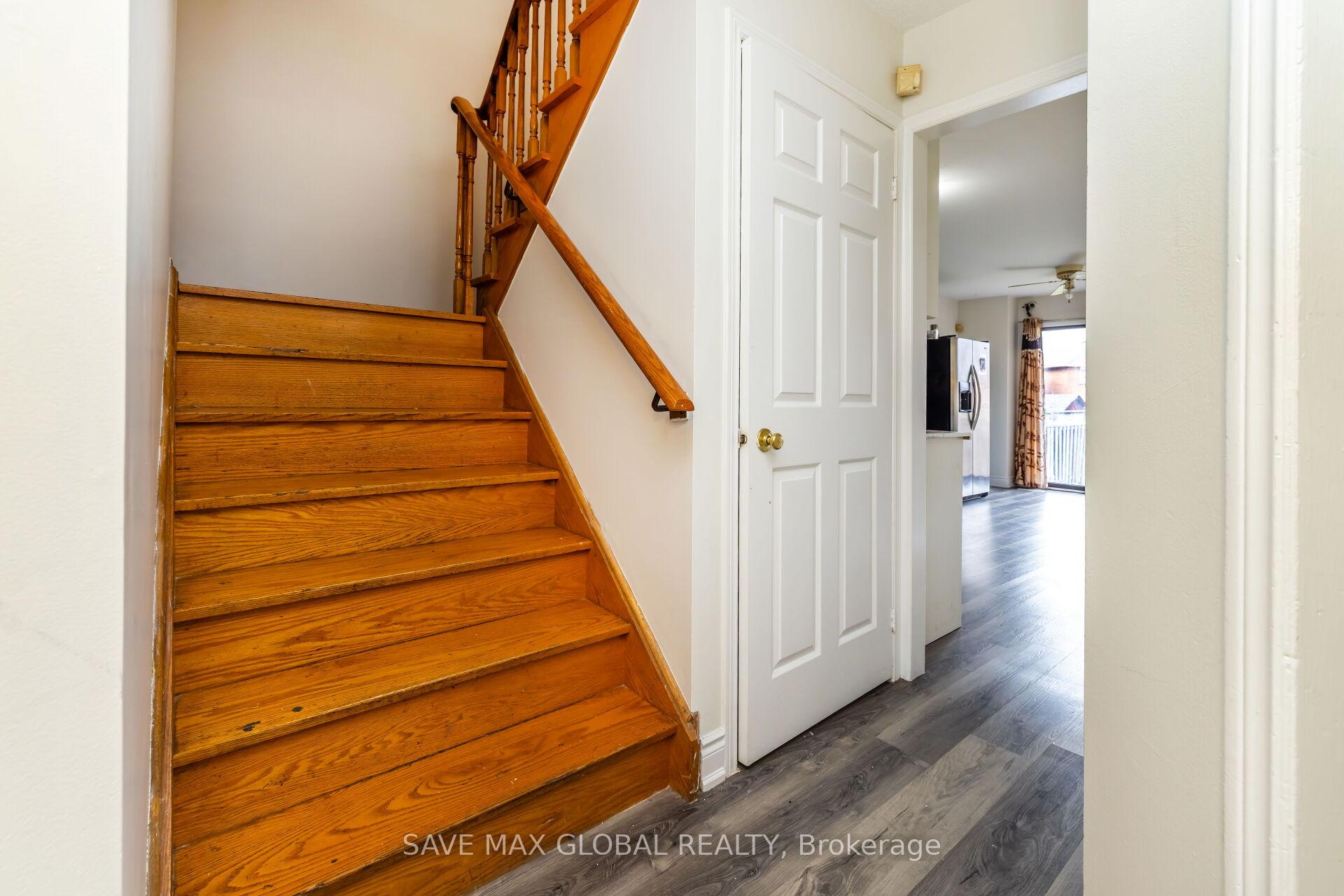 Photo 33 of 30 Rodwell Court, Brampton, Fletcher's Creek South — HOMEH