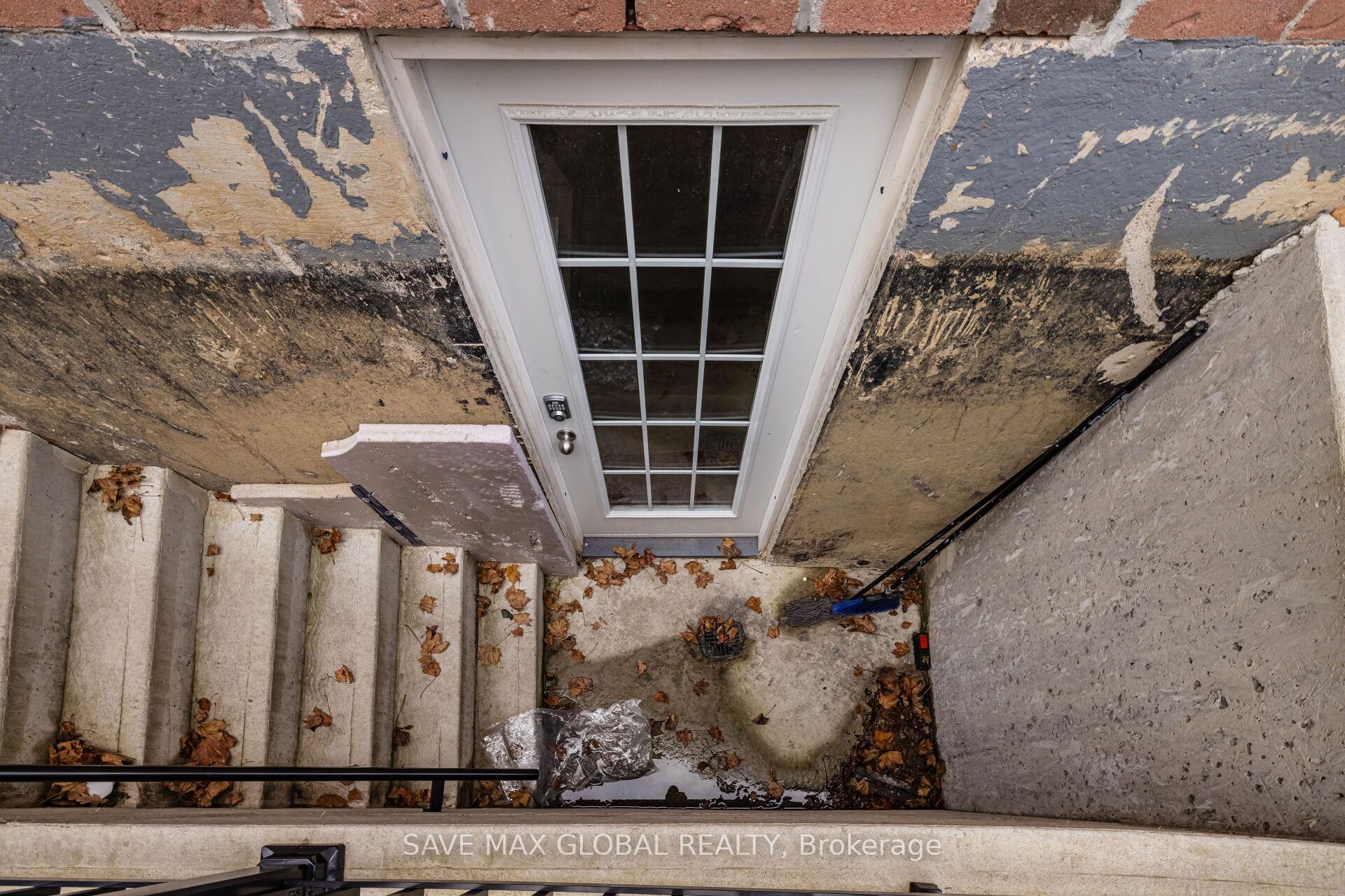 Photo 54 of 30 Rodwell Court, Brampton, Fletcher's Creek South — HOMEH