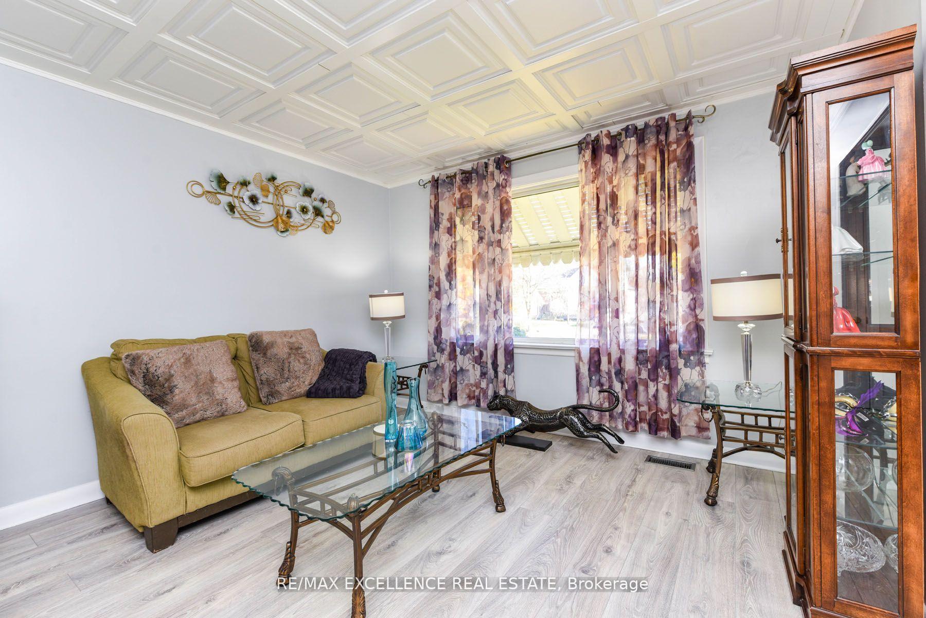 Photo 7 of 38 Mccaul Street, Brampton, Brampton North — HOMEH