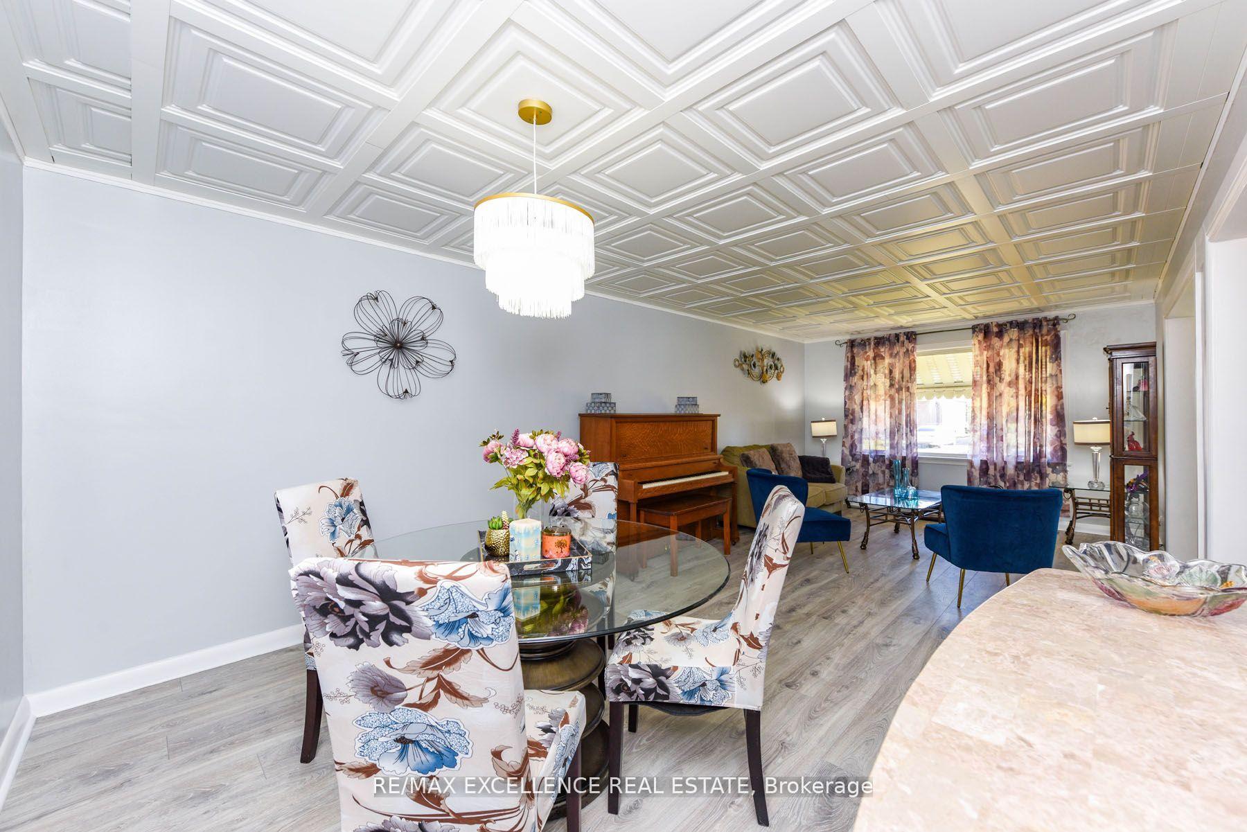 Photo 11 of 38 Mccaul Street, Brampton, Brampton North — HOMEH