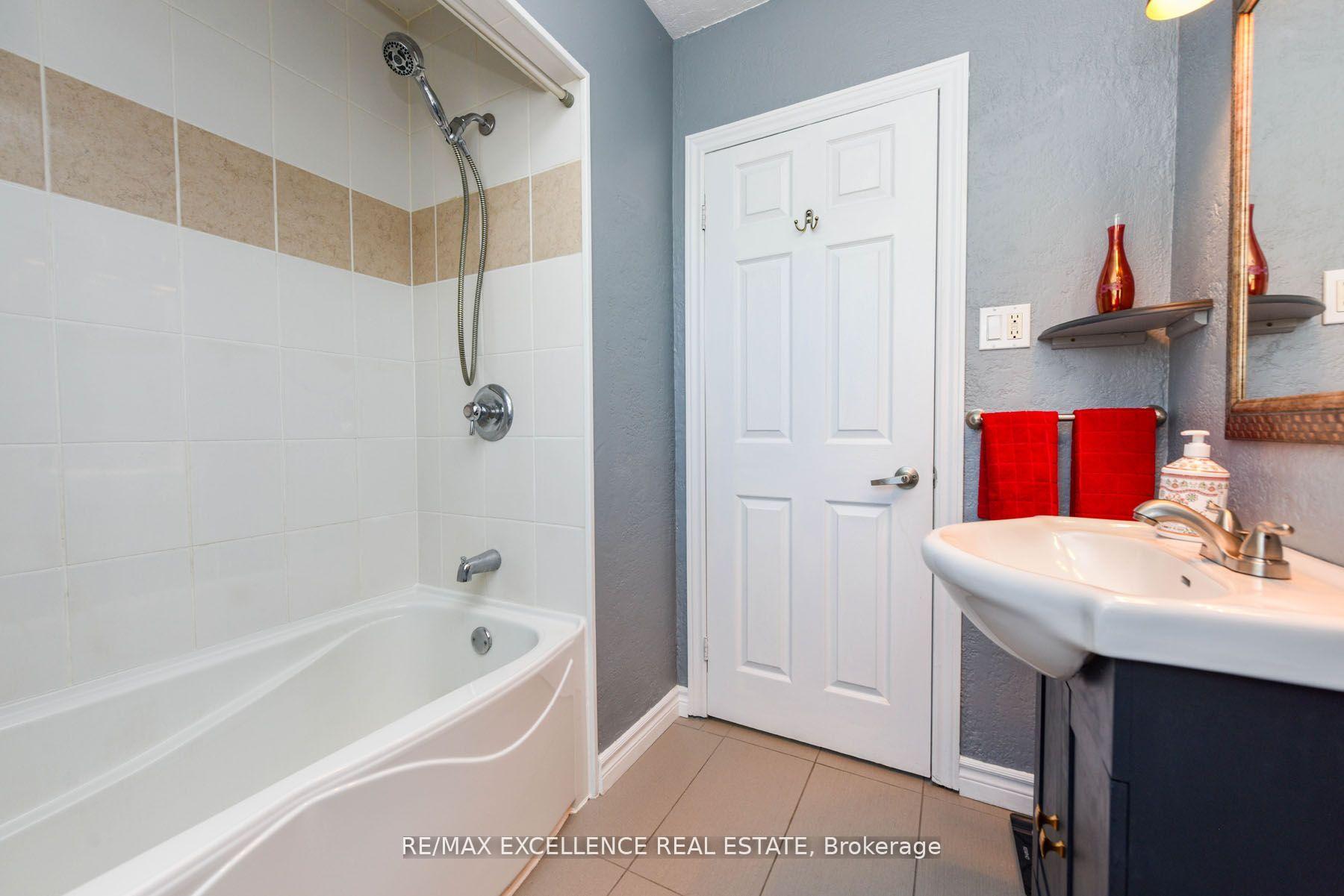 Photo 26 of 38 Mccaul Street, Brampton, Brampton North — HOMEH