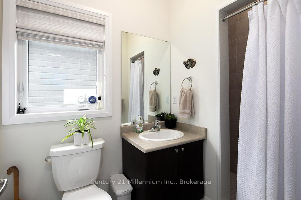 Photo 9 of 54 Kari Crescent, Collingwood — HOMEH